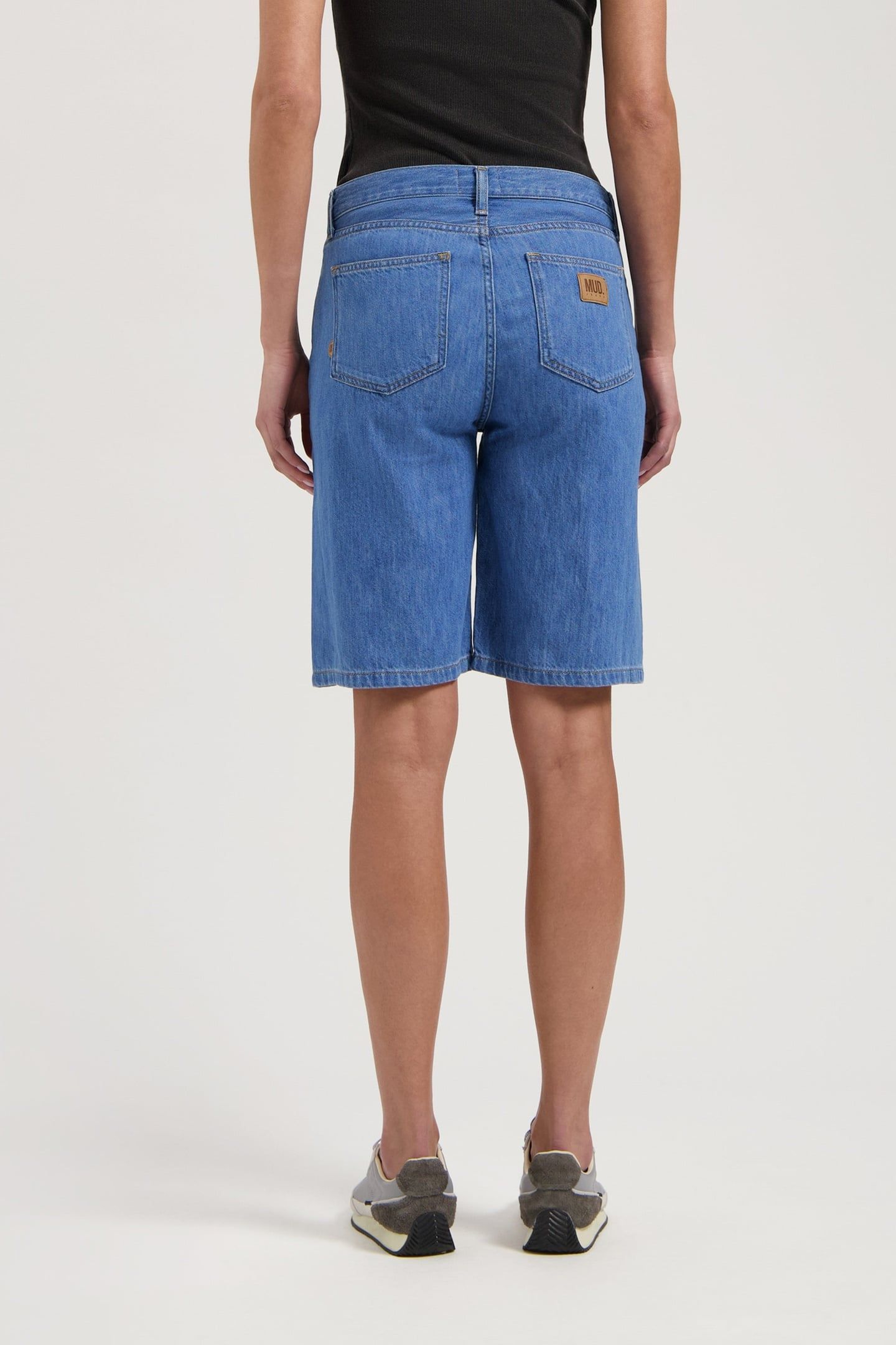 SUZY MID SHORT MEDIUM STONE 4