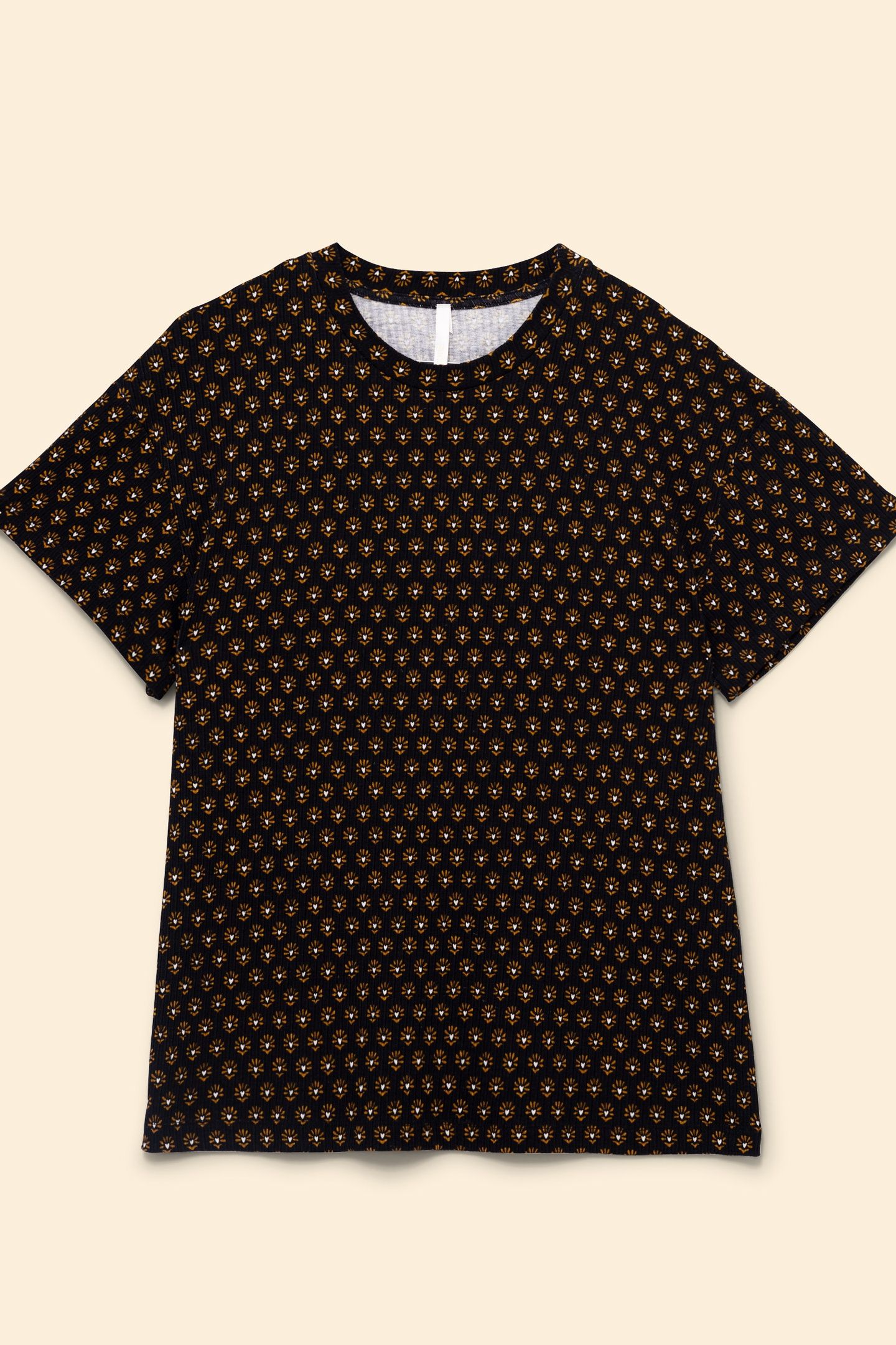 BLACK FLORAL HEART T-SHIRT BLACK 3