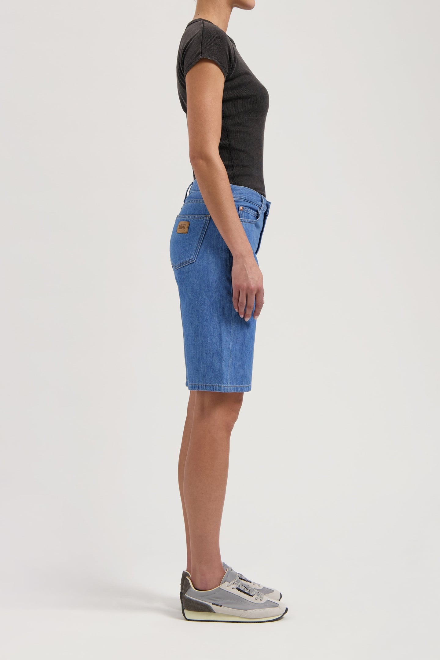 SUZY MID SHORT MEDIUM STONE 6