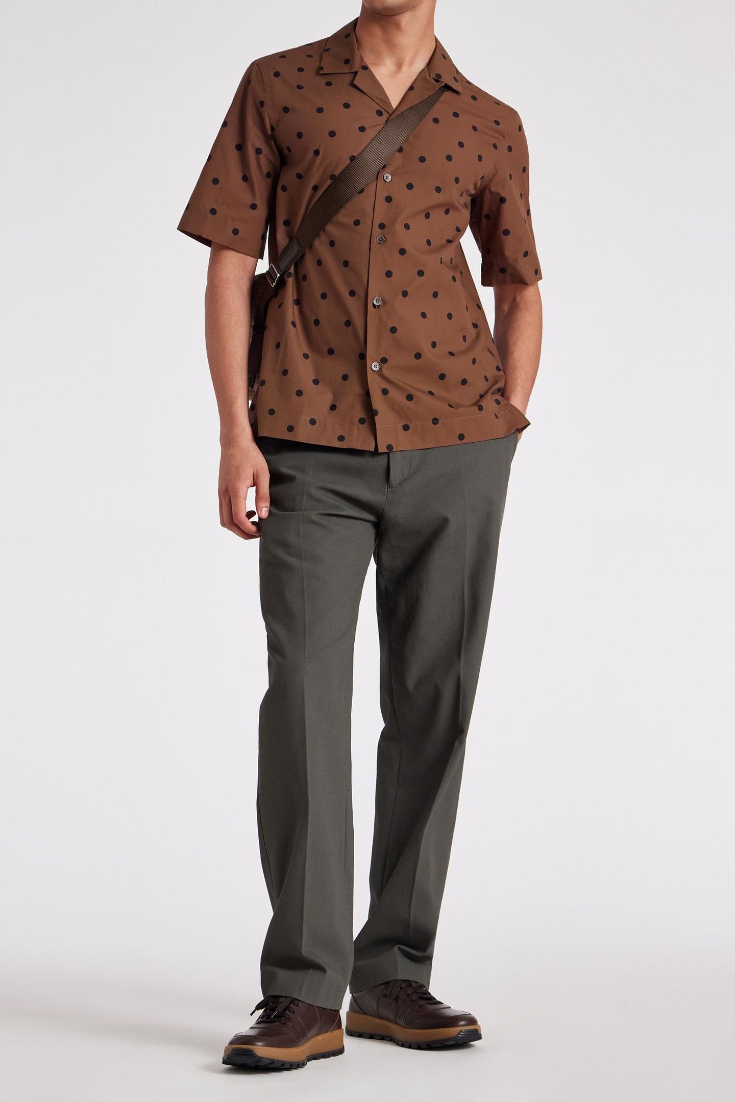 S/S REGULAR FIT SHIRT CHOCOLATE 2