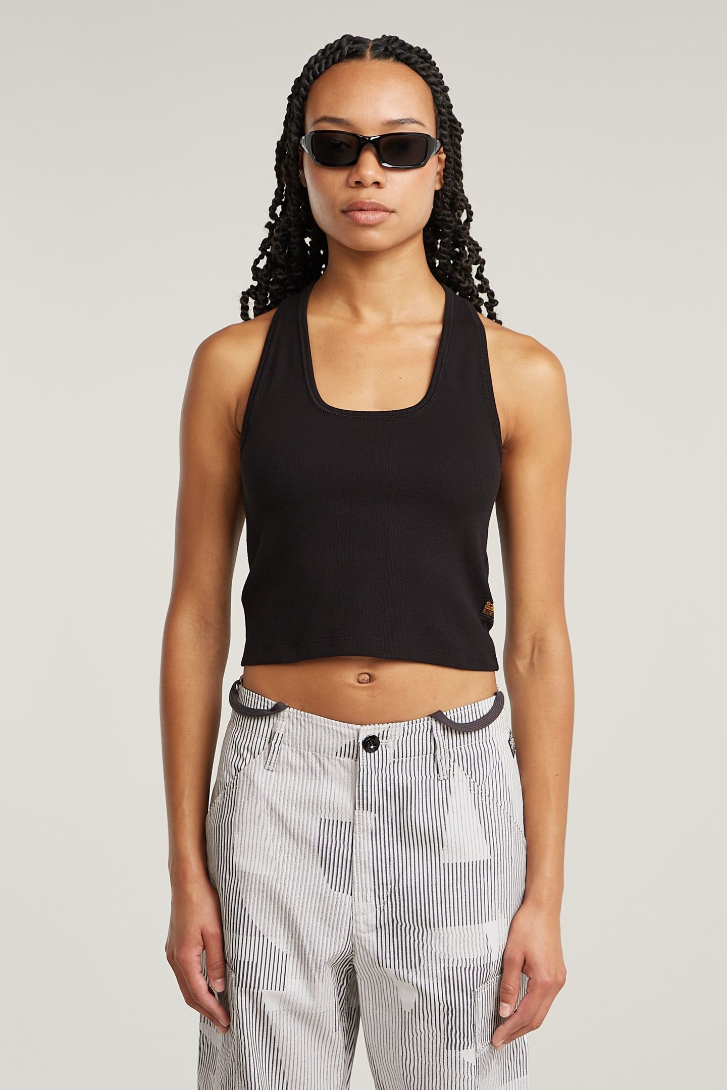 BACK SNAP SLIM CROPPED T DK BLACK 2