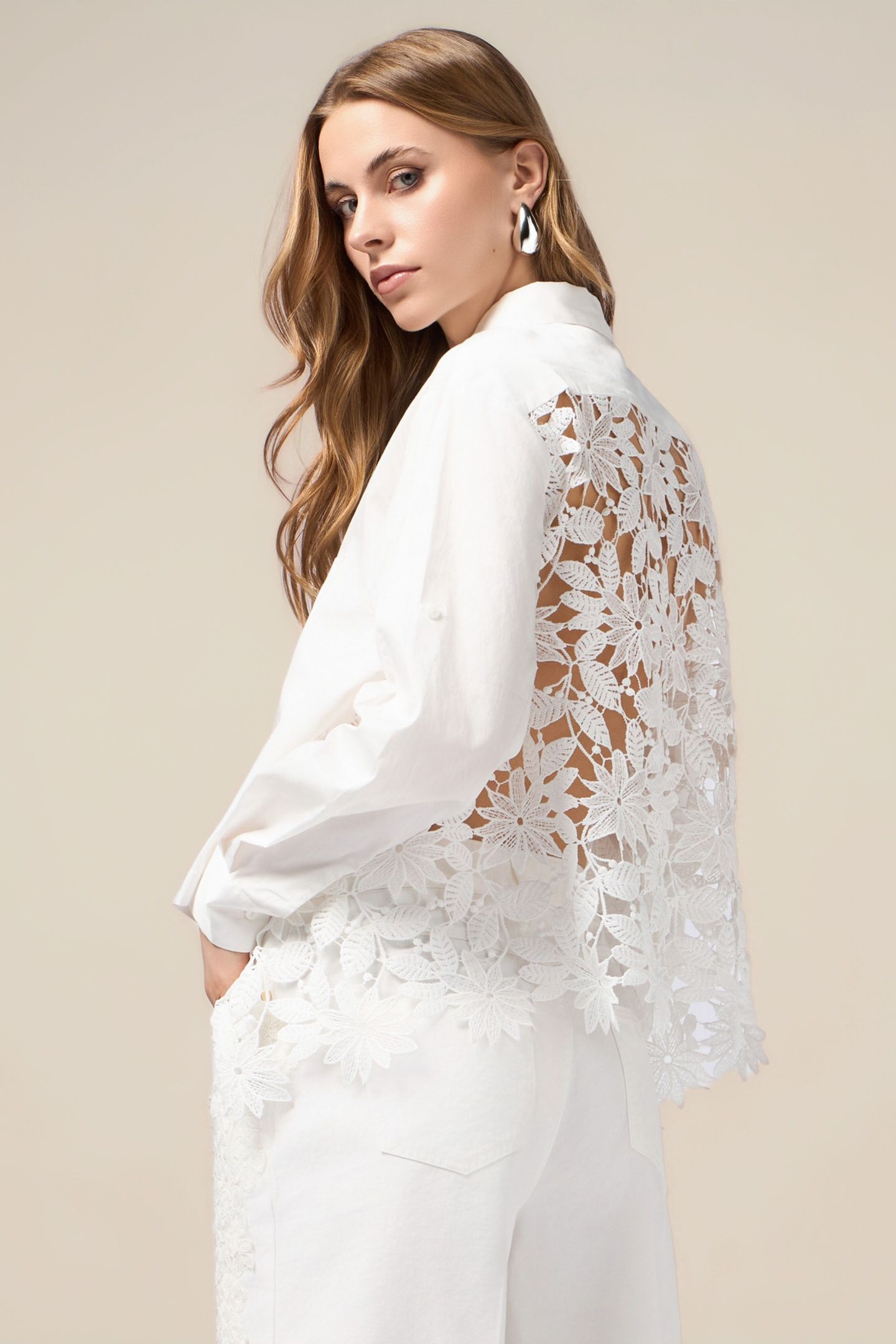BOXY SHIRT WITH LACE BACK WHITE 3