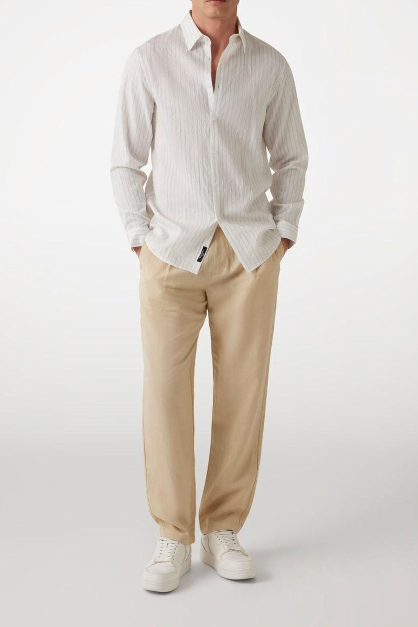 MARCIANO BY GUESS JOE IT COLLAR NOTCHED CUFF SALT WHITE 1