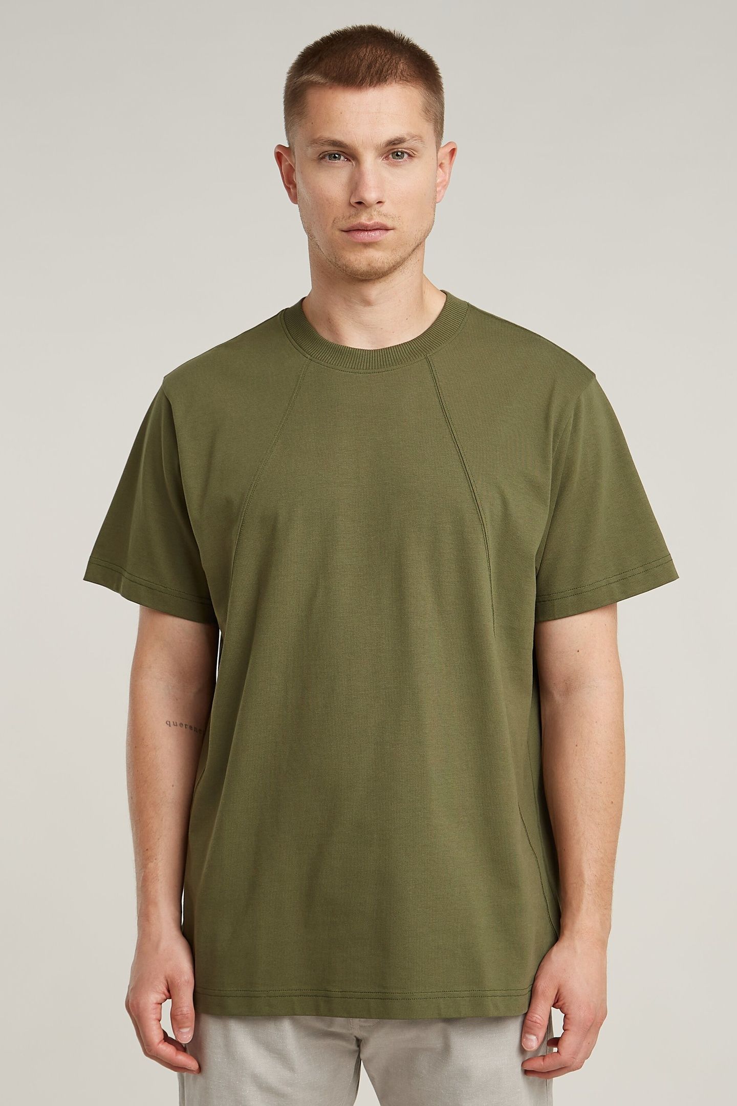 SEAM DETAIL LOOSE R T SHADOW OLIVE 2
