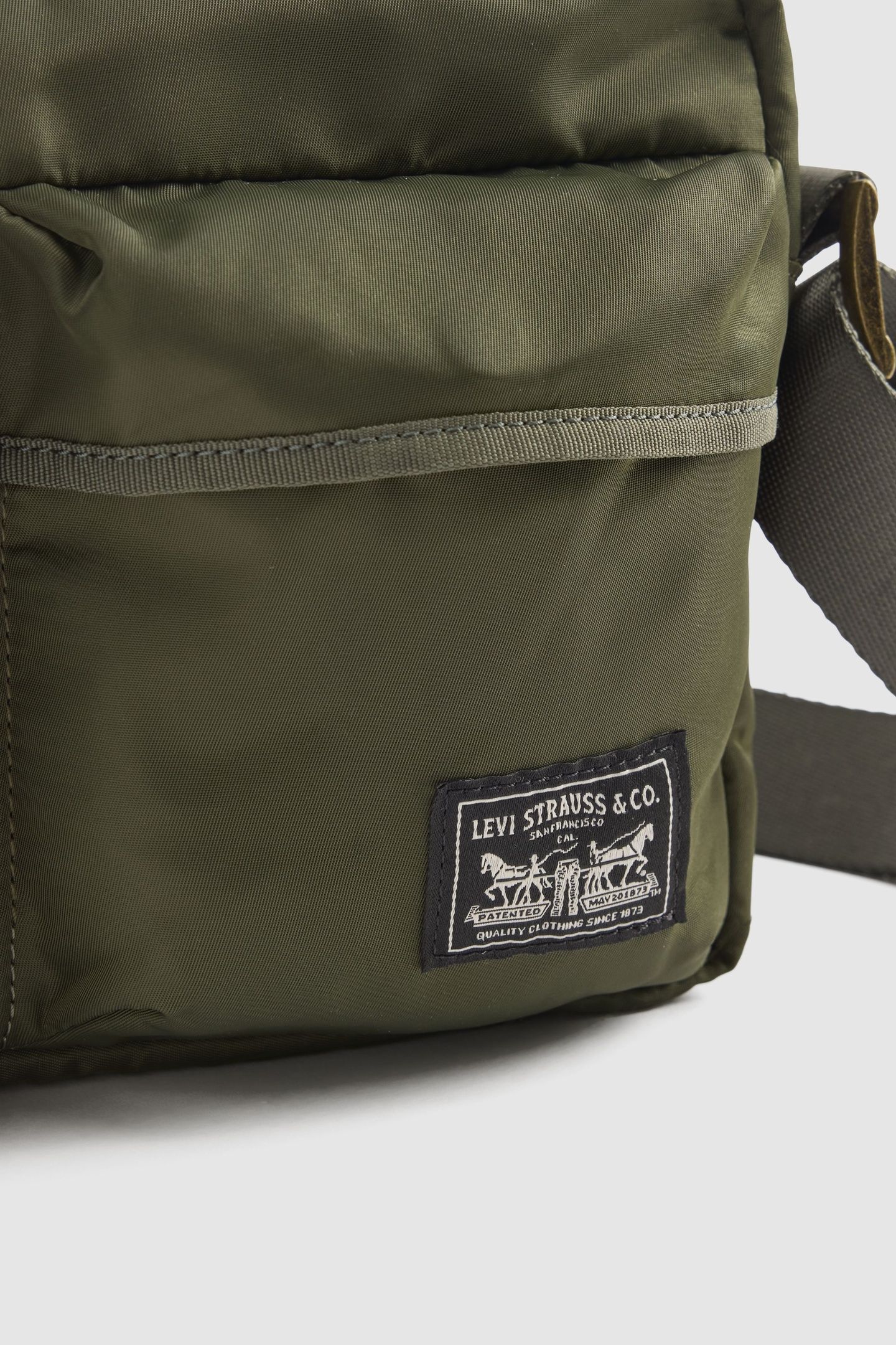 LEVI'S® MISSION BAY CROSSBODY BAG GREEN 5
