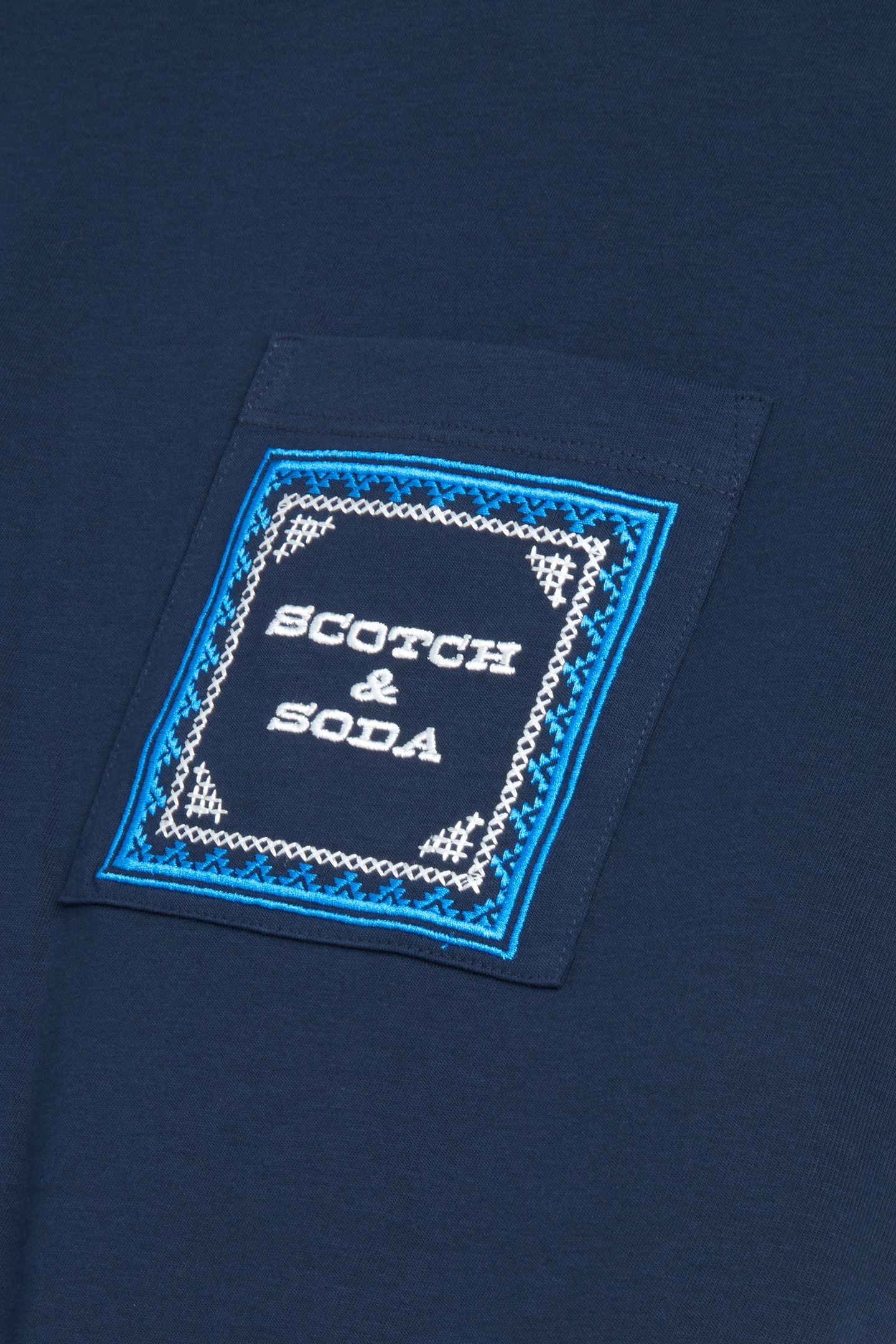 GRAPHIC TEE SKY CAPTAIN 3