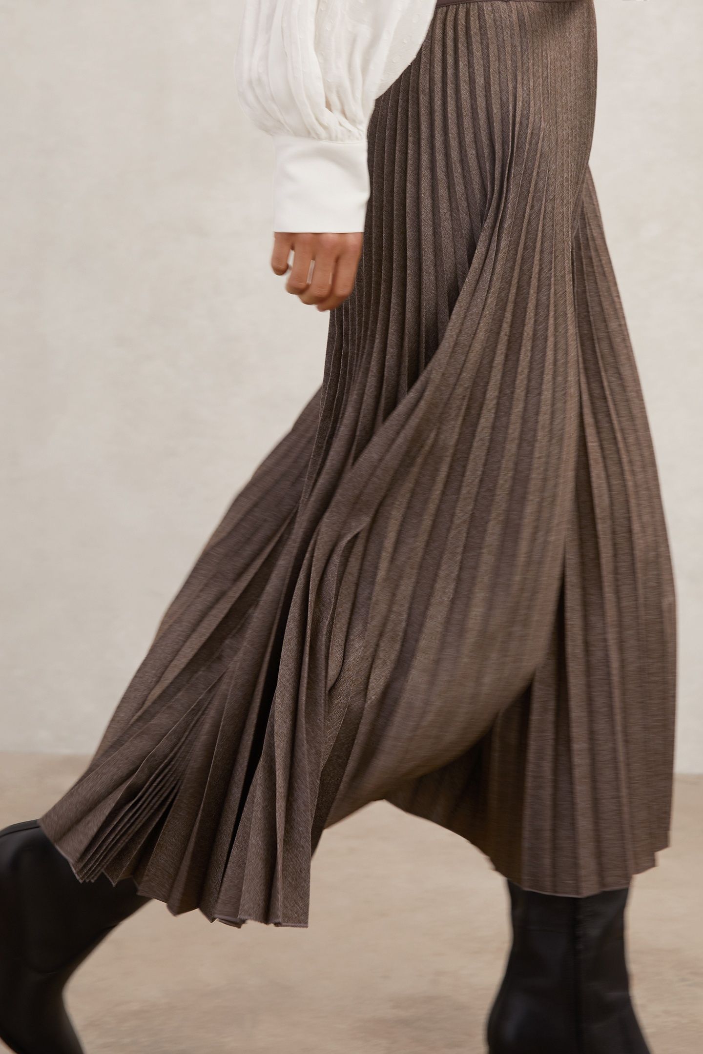 PLEATED SKIRT MOCHA BROWN 4