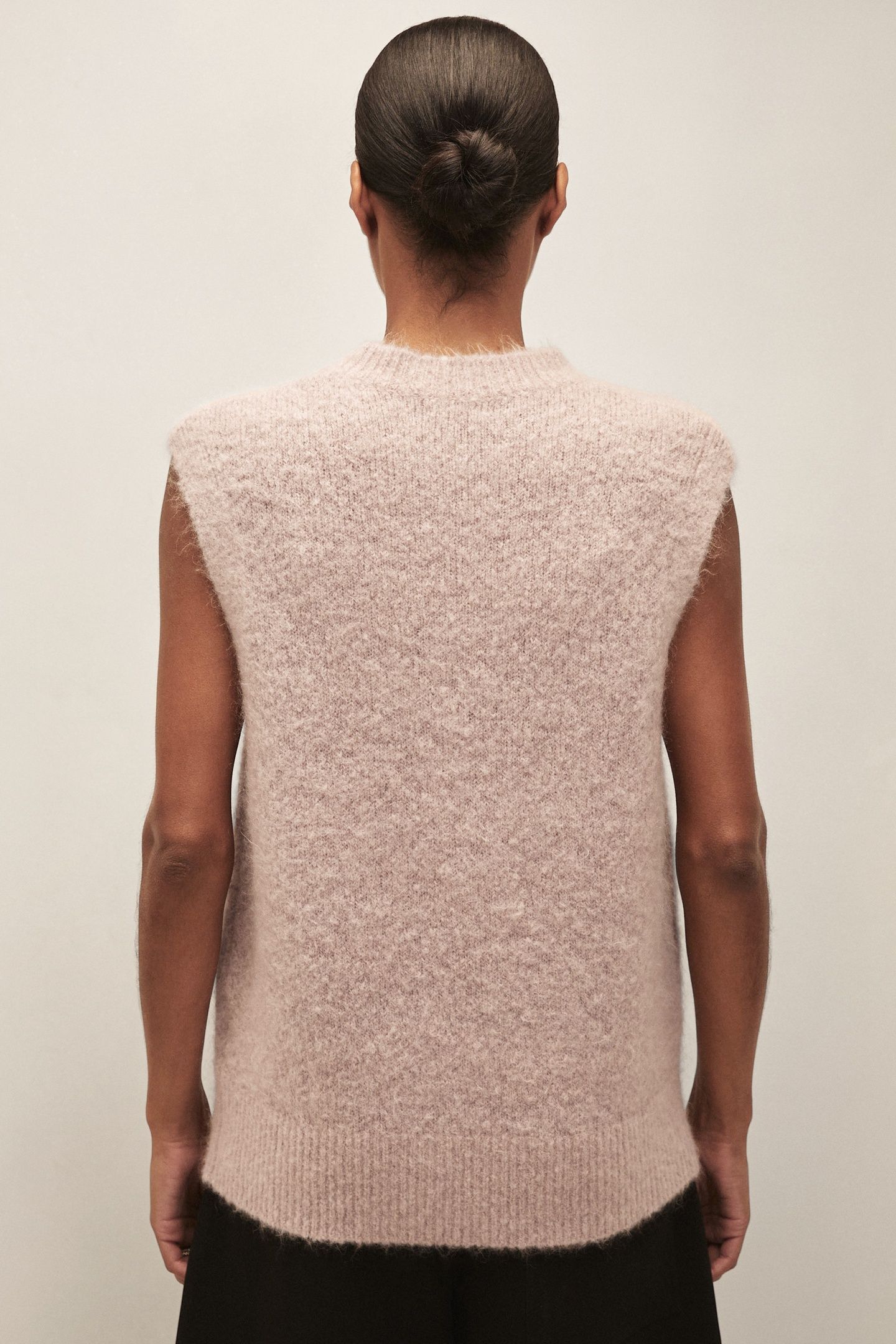 TEXTURED KNITTED VEST PINK 2