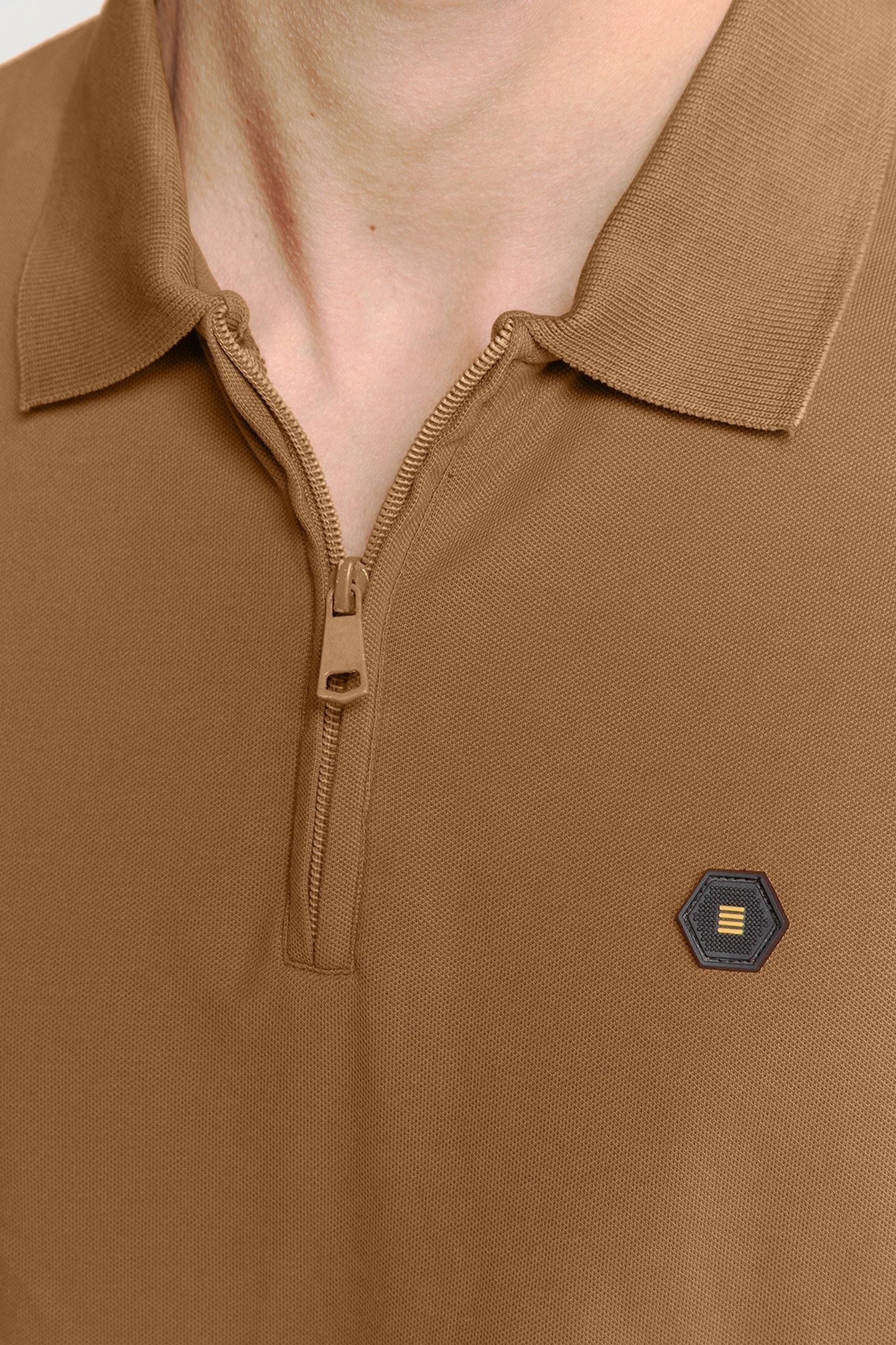 POLO ZIP PIQUE GARMENT DYED CAMEL 7