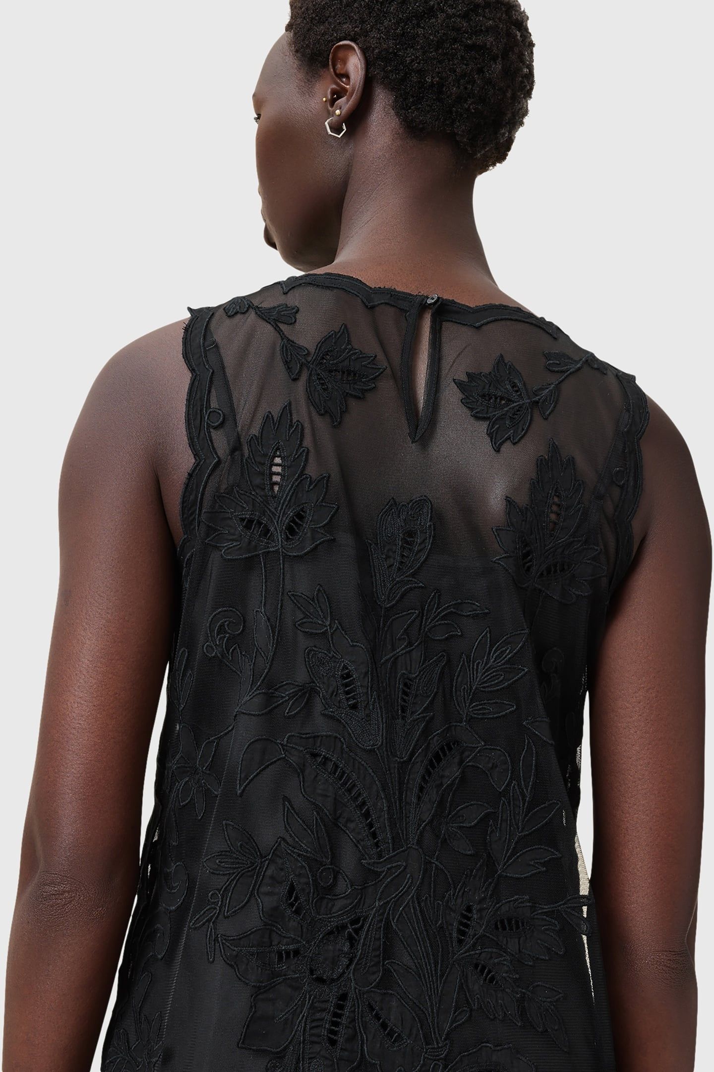 RYE EMB DRESS BLACK 6