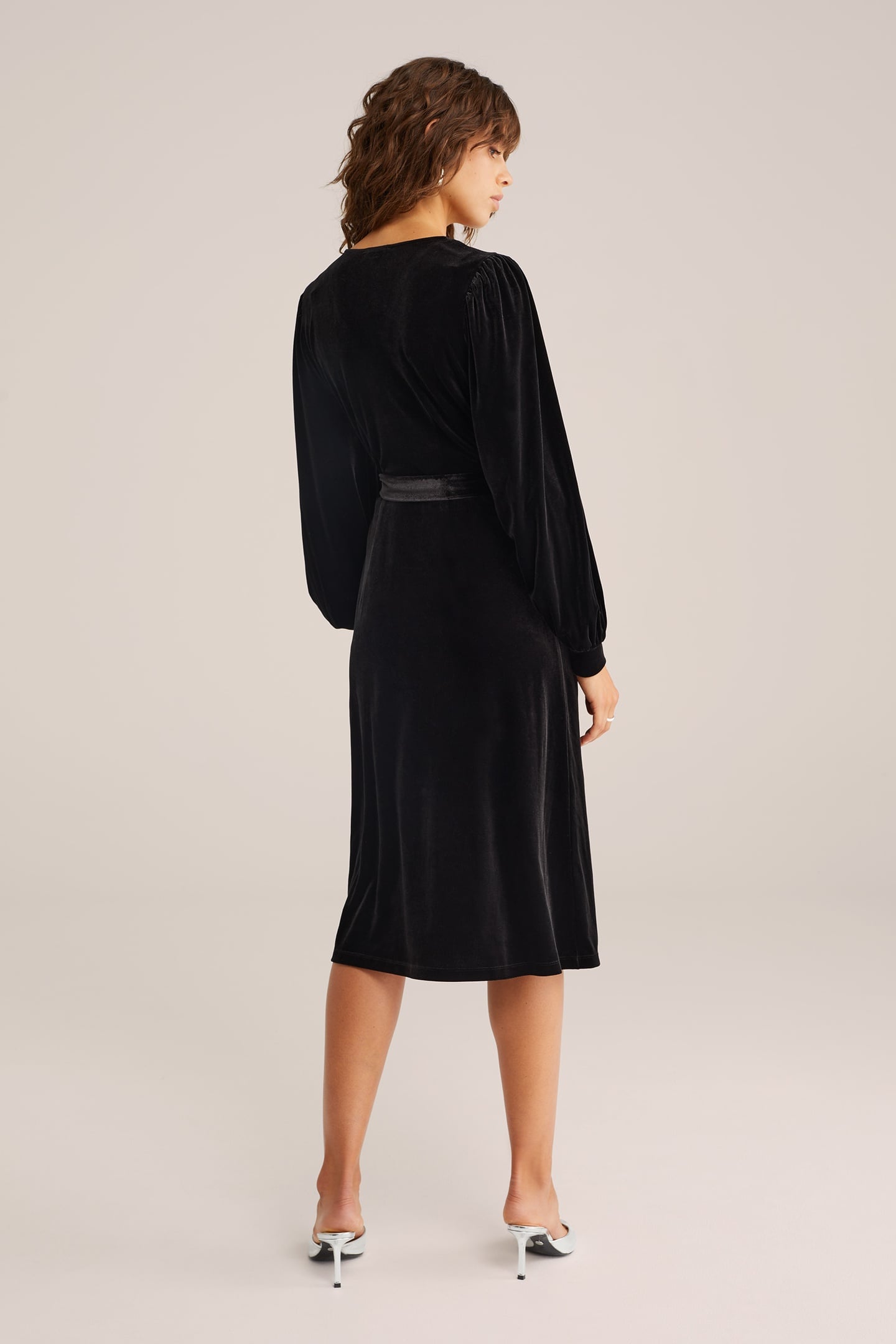 DRESS MID LENGTH BLACK 2