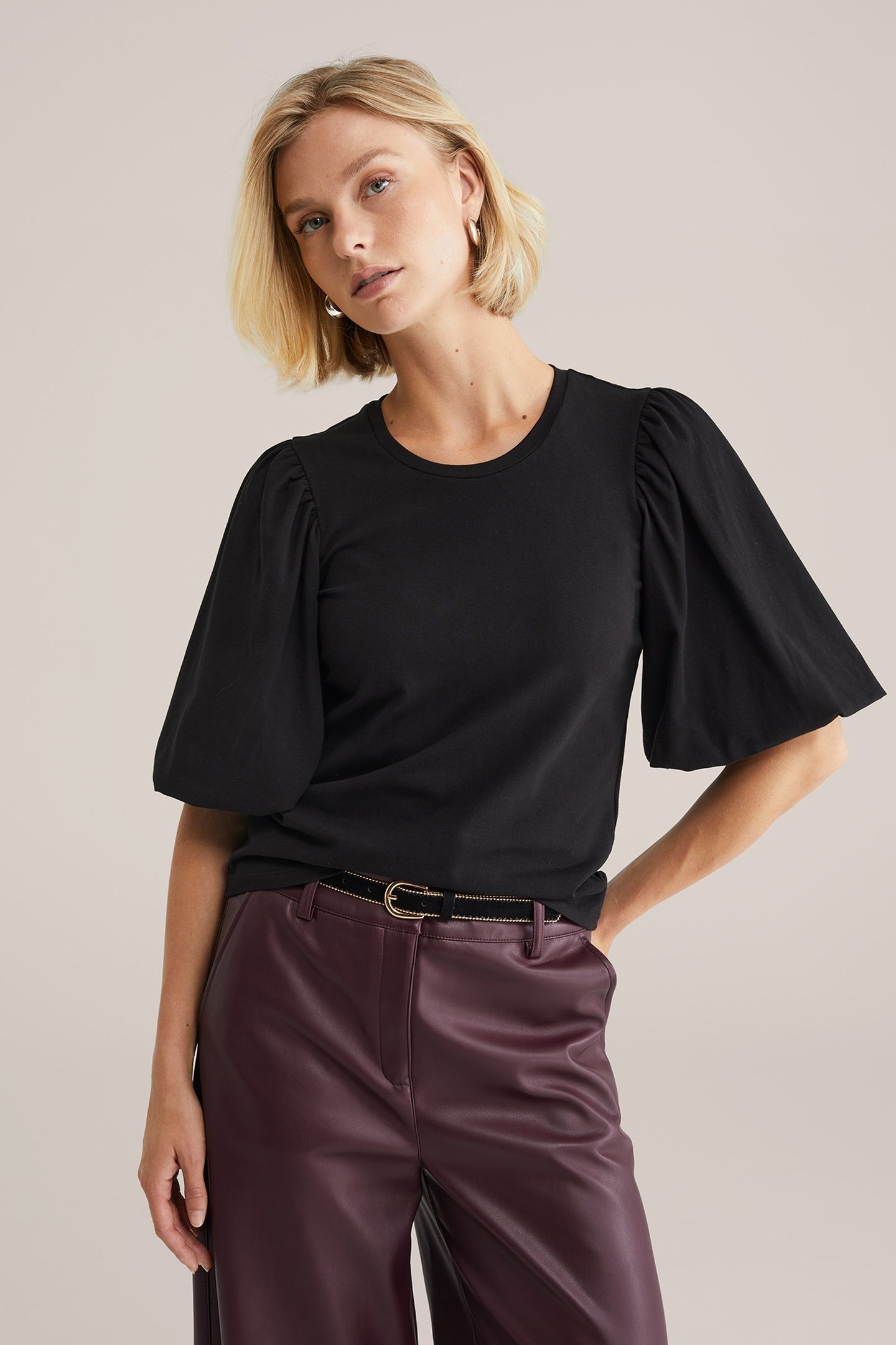 T-SHIRT BLACK 1