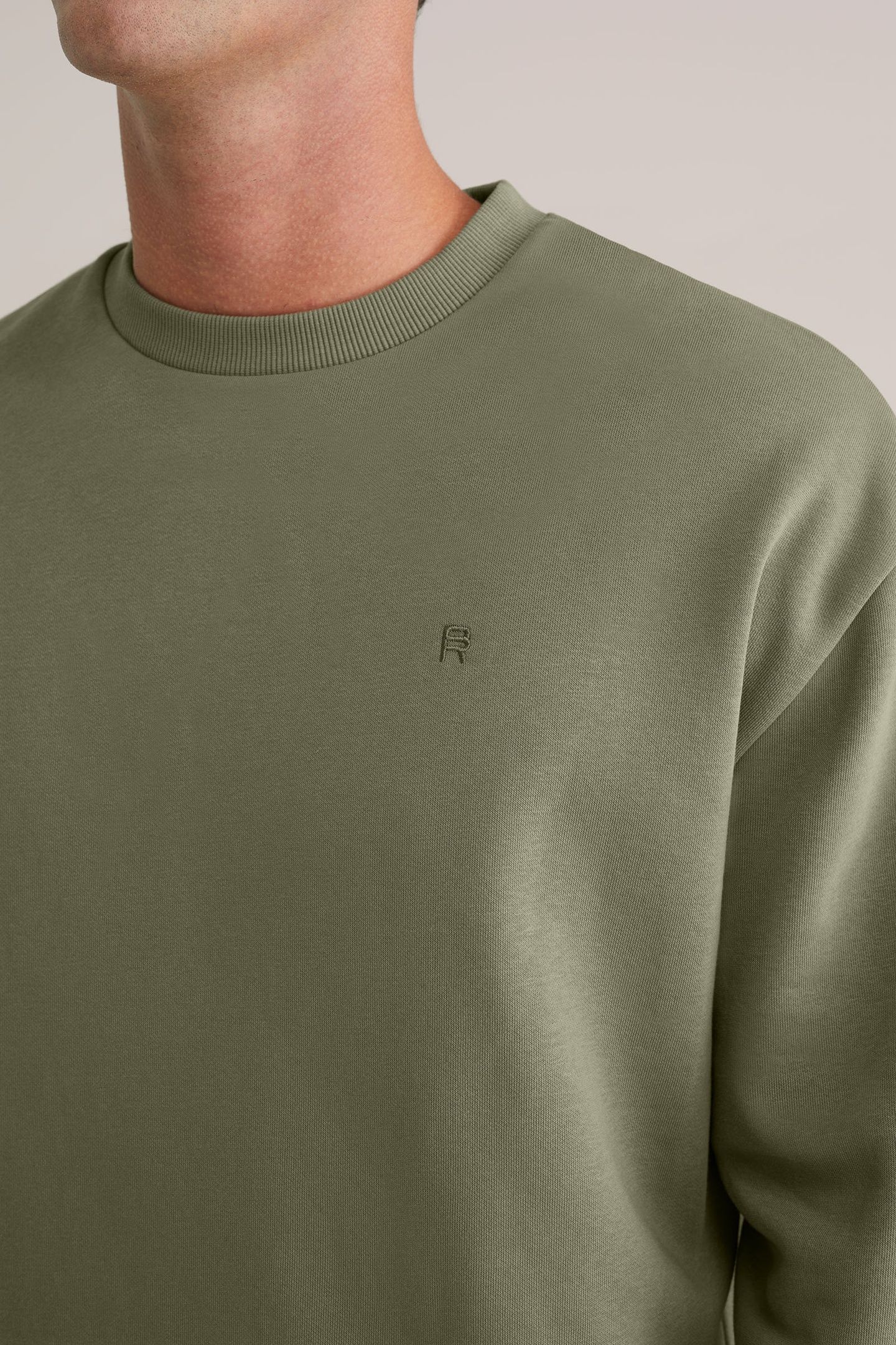 SWEATER ARMY GREEN 5