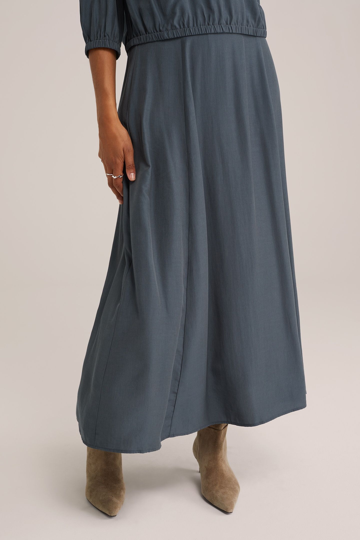 SKIRT MEDIUM LENGTH DARK GREY 1