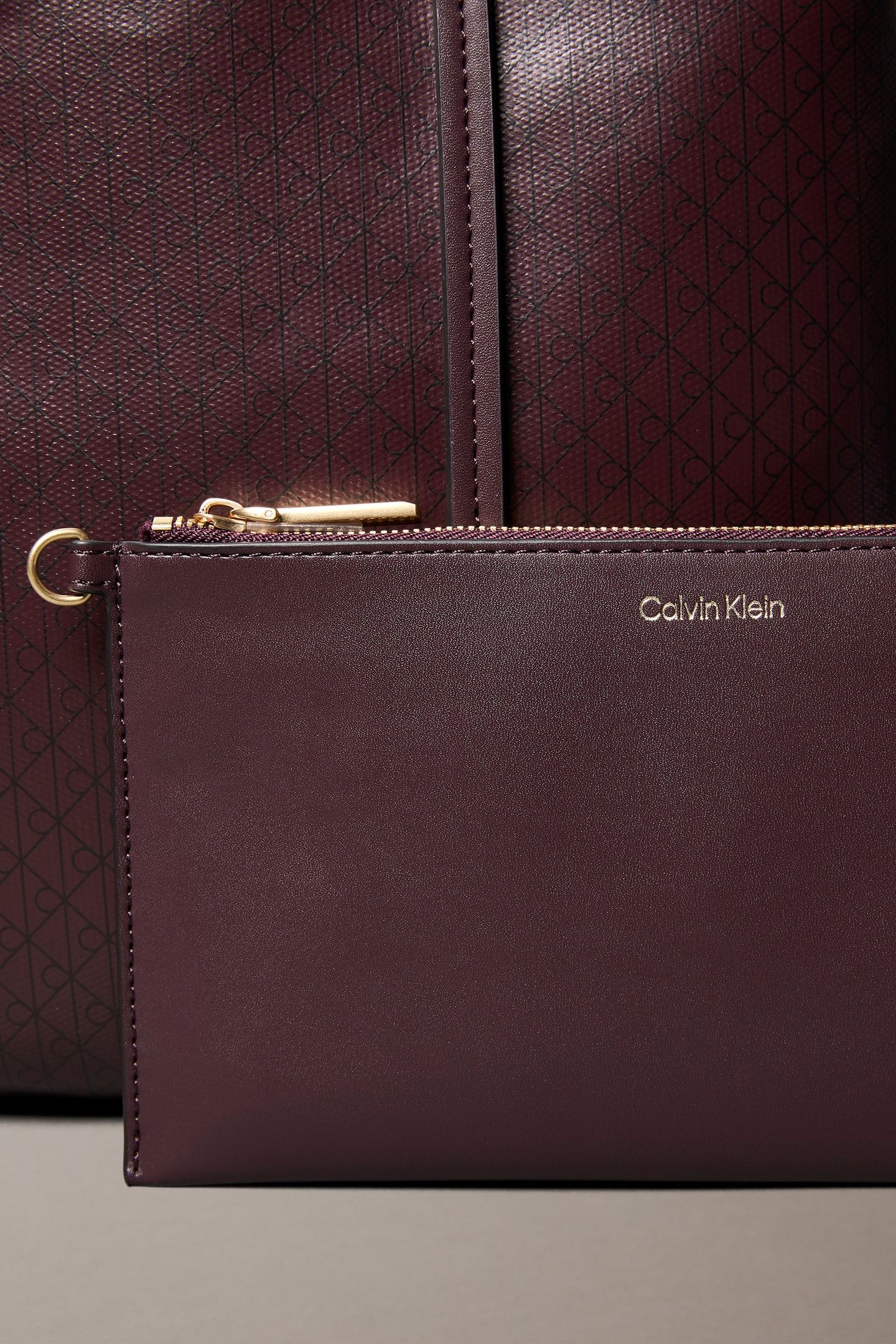 EMBLEM SMALL TOTE BAG FUDGE 4