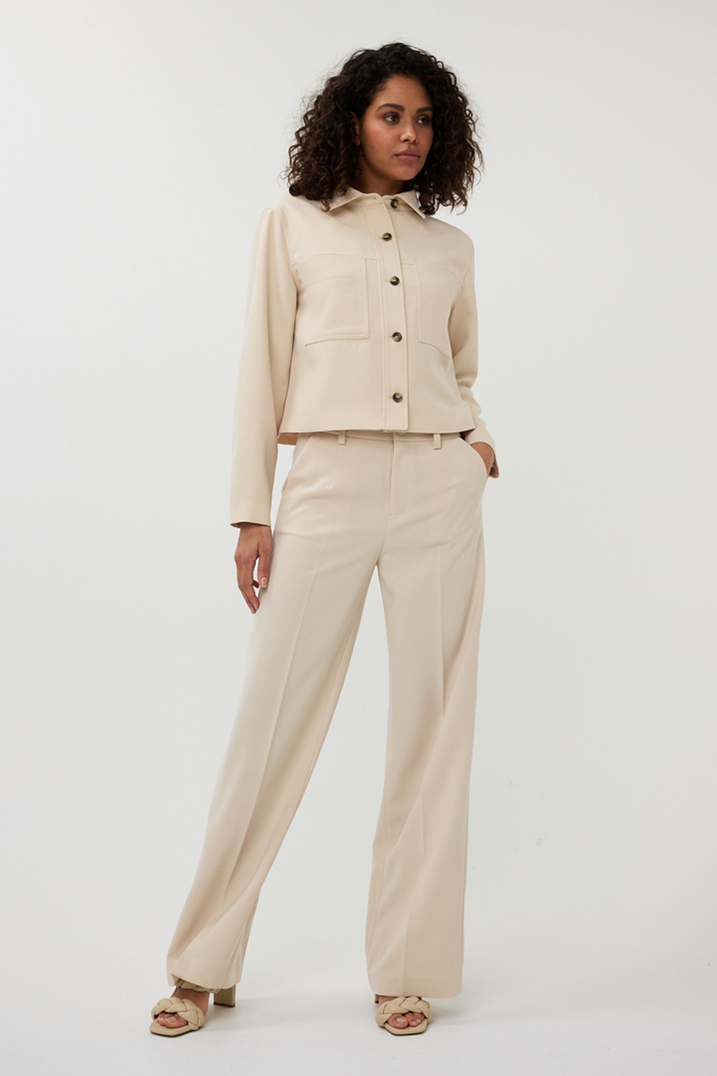 JACKET SHORT BASIC SAND 1