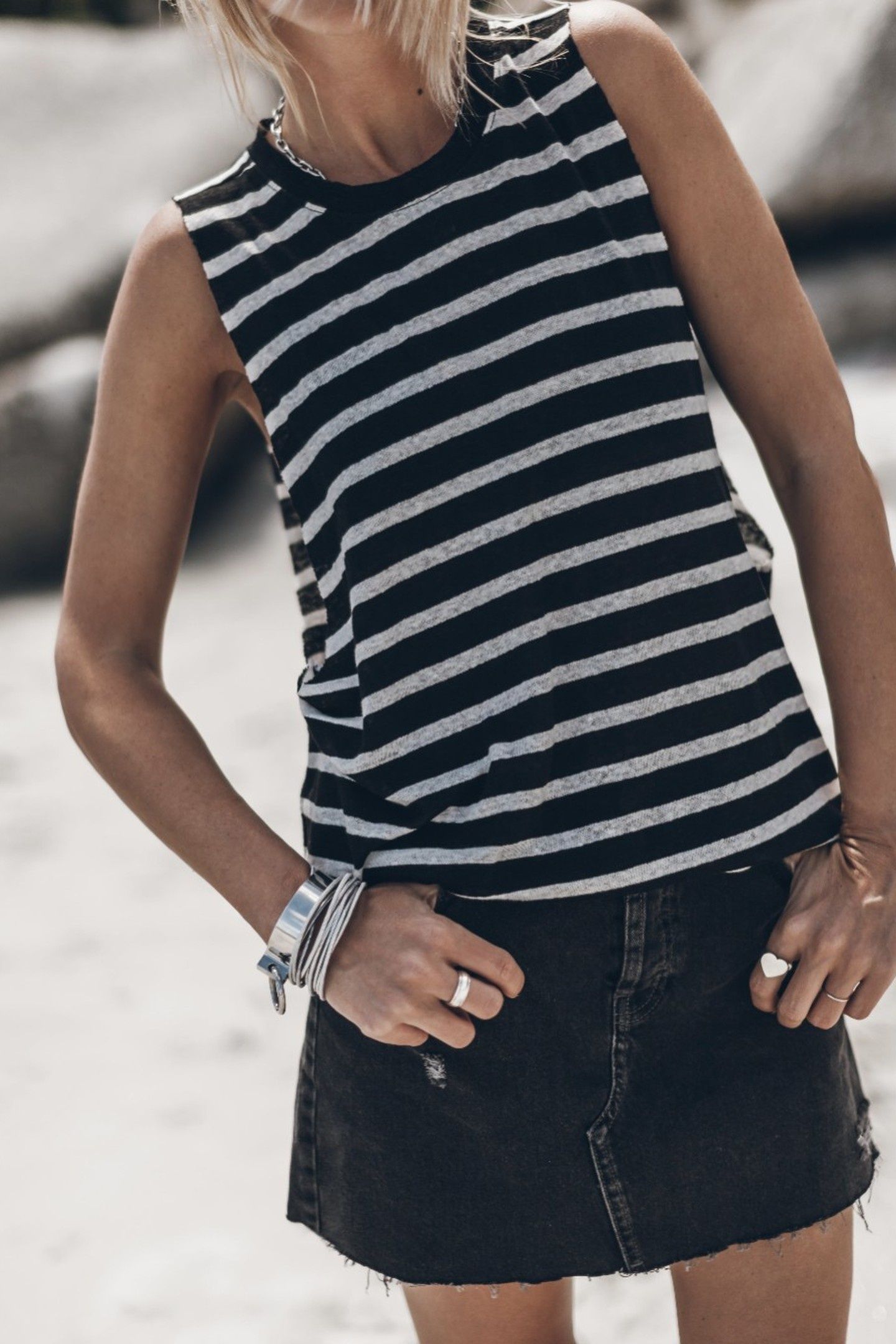 THE STRIPED OVERSIZED TANK TOP BLACK 1