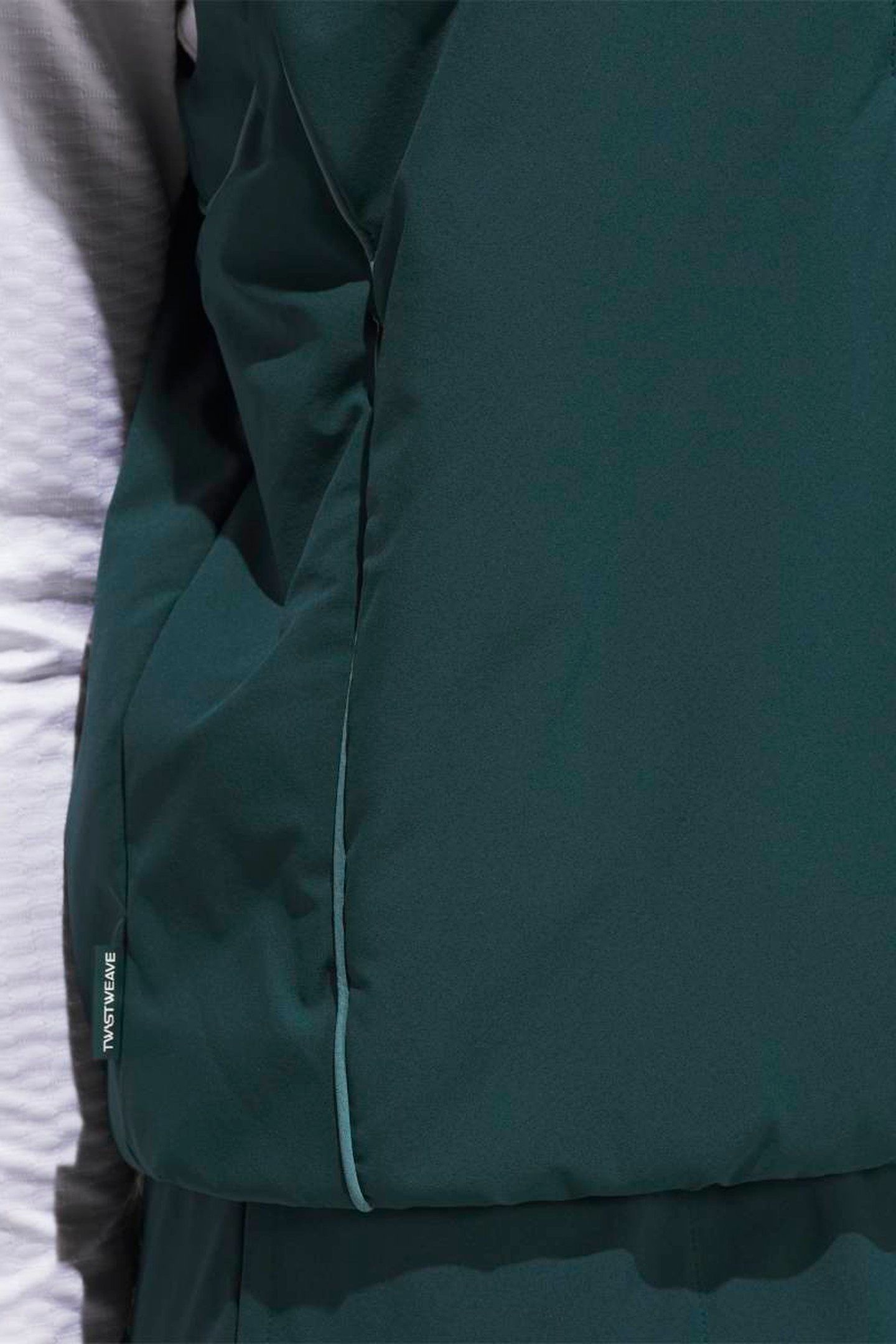 PERFORMANCE BEYOND THE COURSE LOOSE QUARTER-ZIP VEST 6