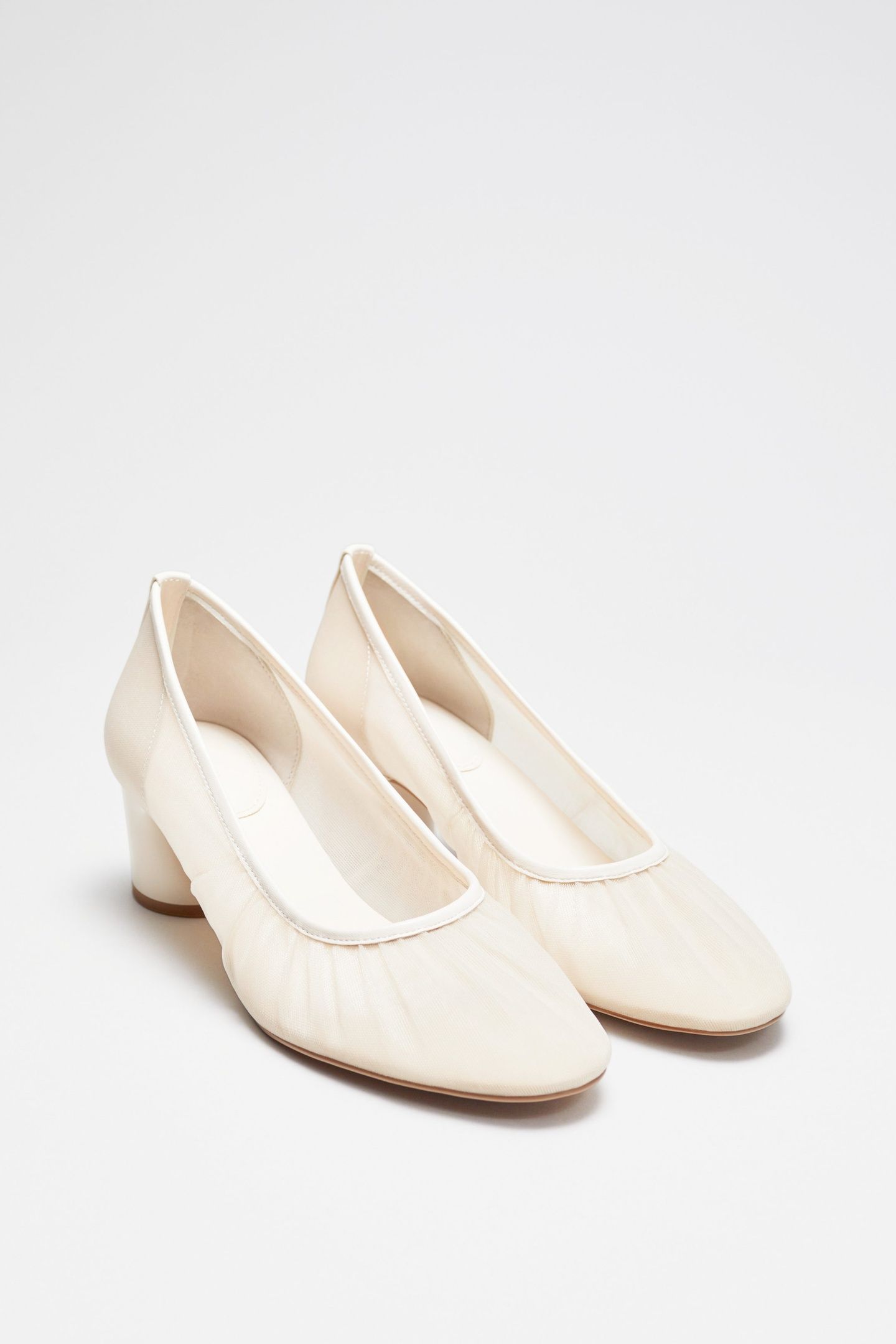 LYKKE PUMP WHITE 2