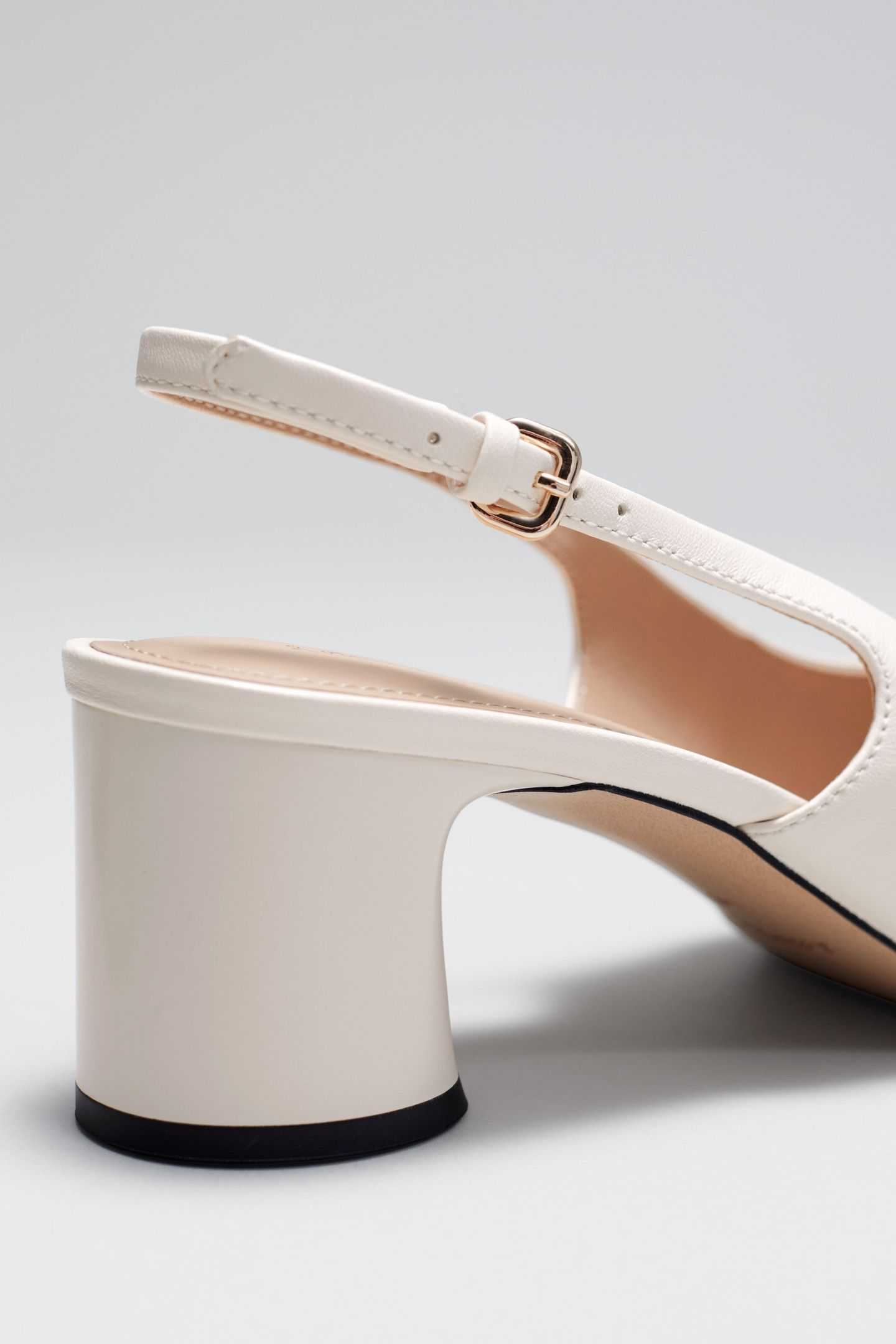HASEL BLOCK HEEL PUMP WHITE 2