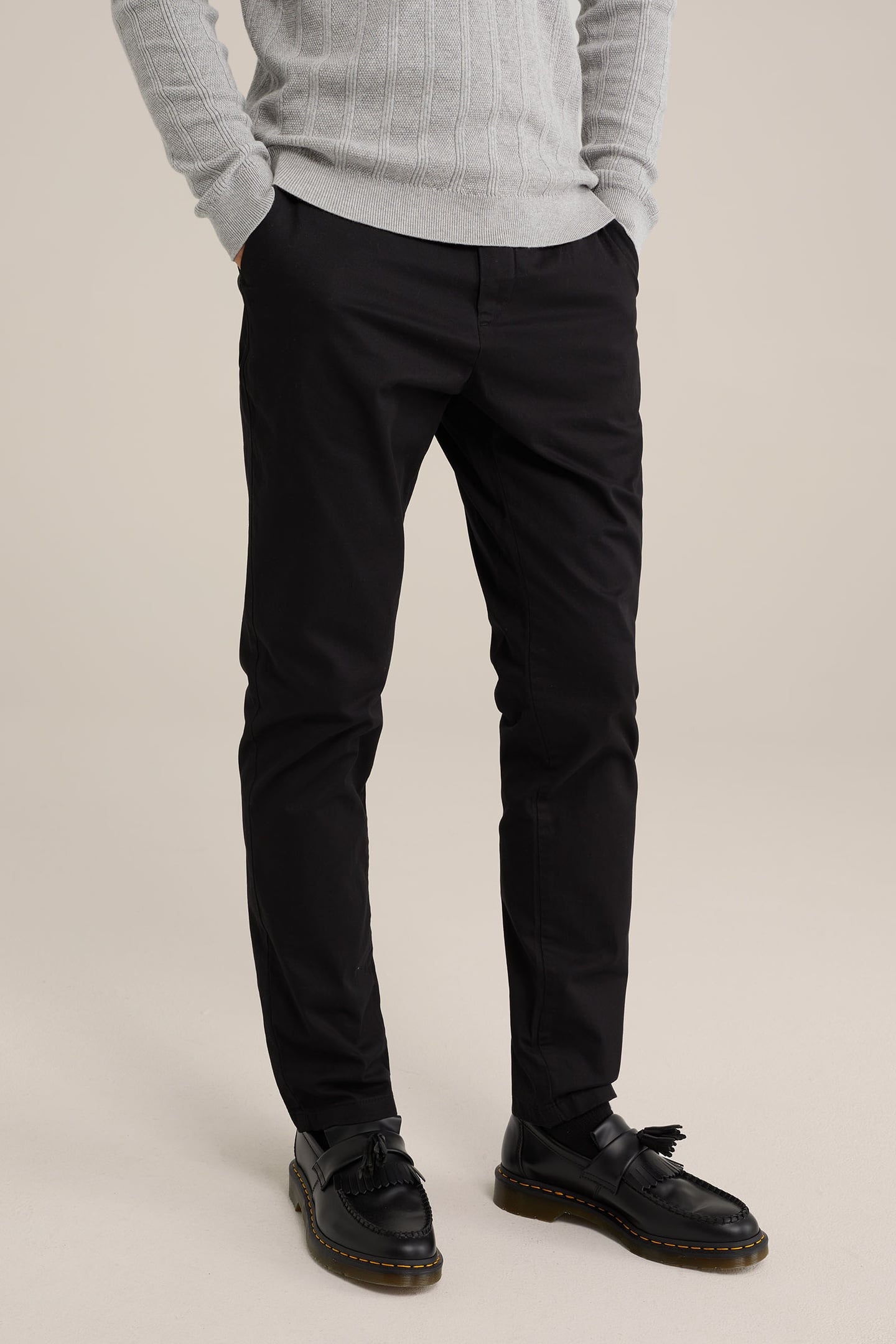 CHINO BLACK 1