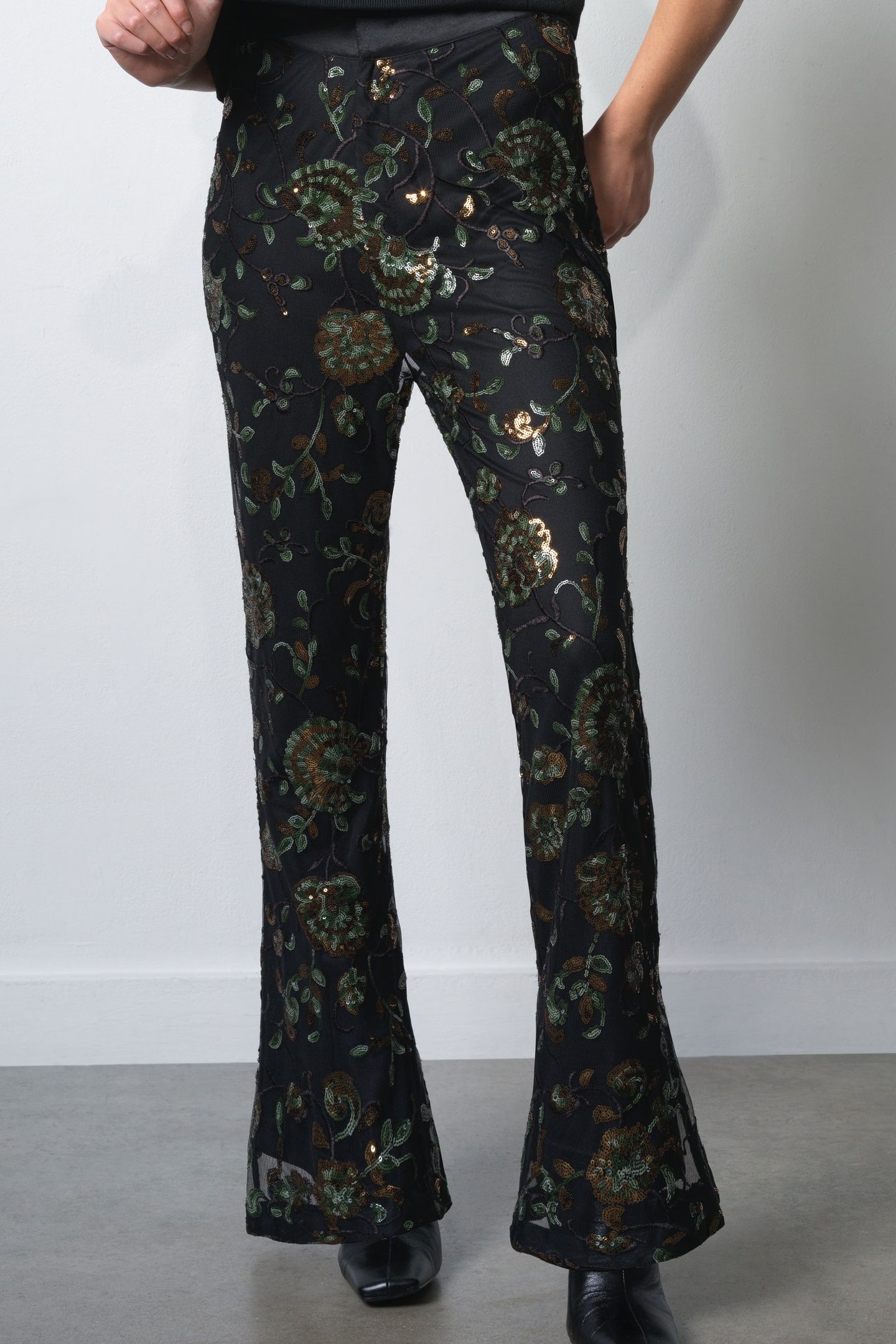 ROSHENE SEQUIN FLARE TROUSERS BLACK SEQUIN MULTI 3