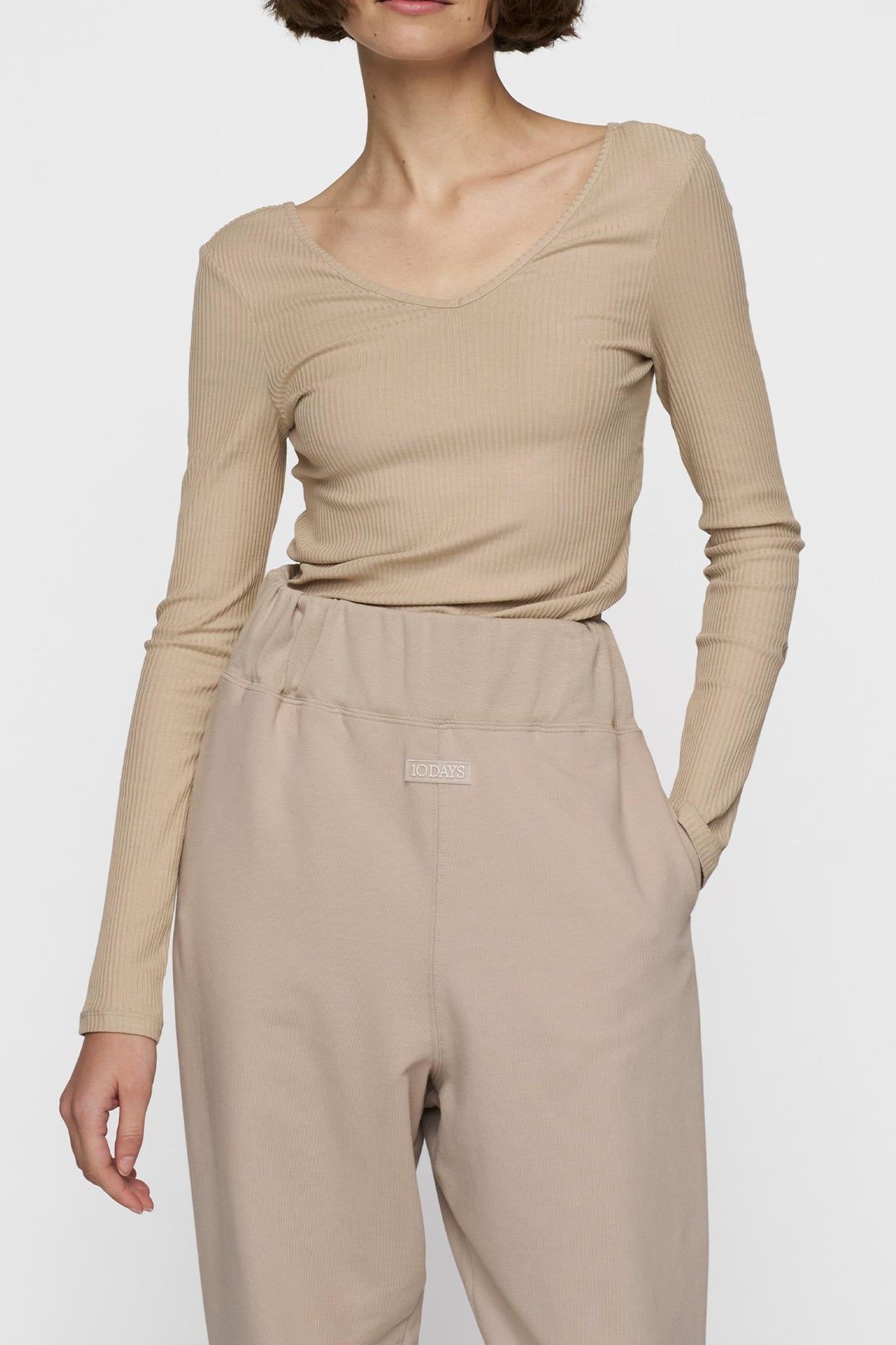 V-NECK LONG SLEEVE BALLET TOP ROPE 1