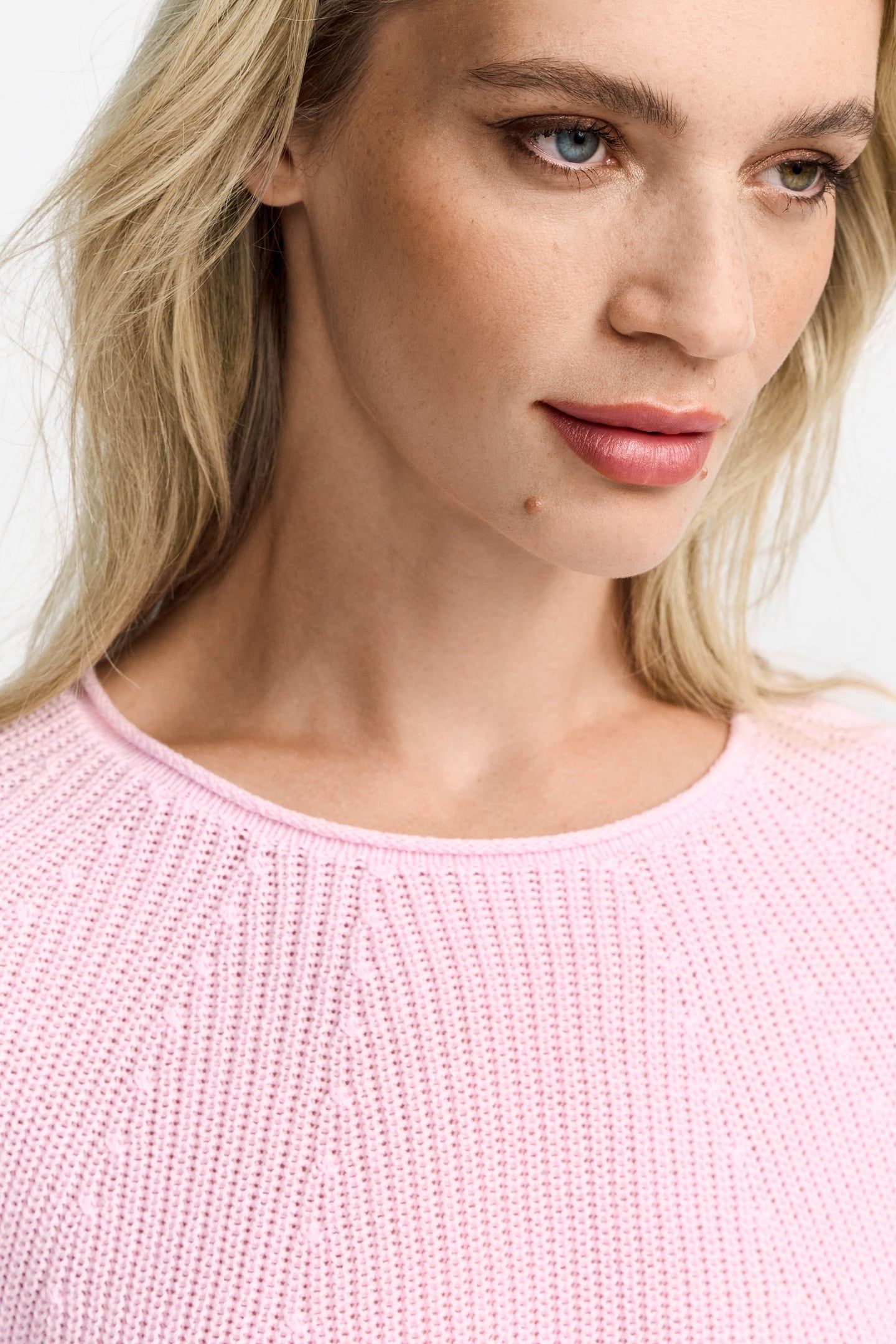 SEAMLESS CREW-NECK HALF CARDIGAN STRAWBERRY CREAM 5