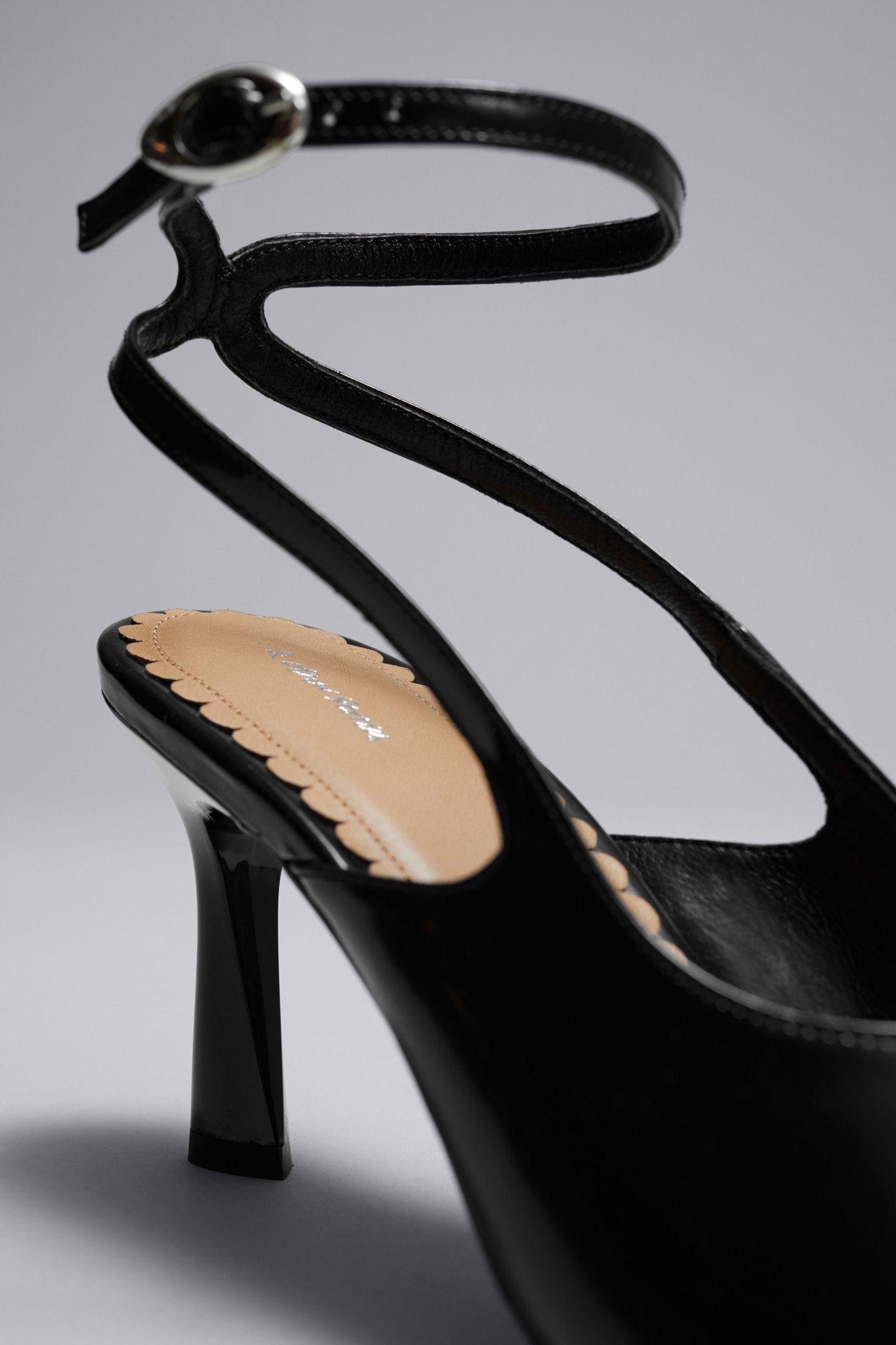JAQUELINE POINTY PUMP BLACK 3