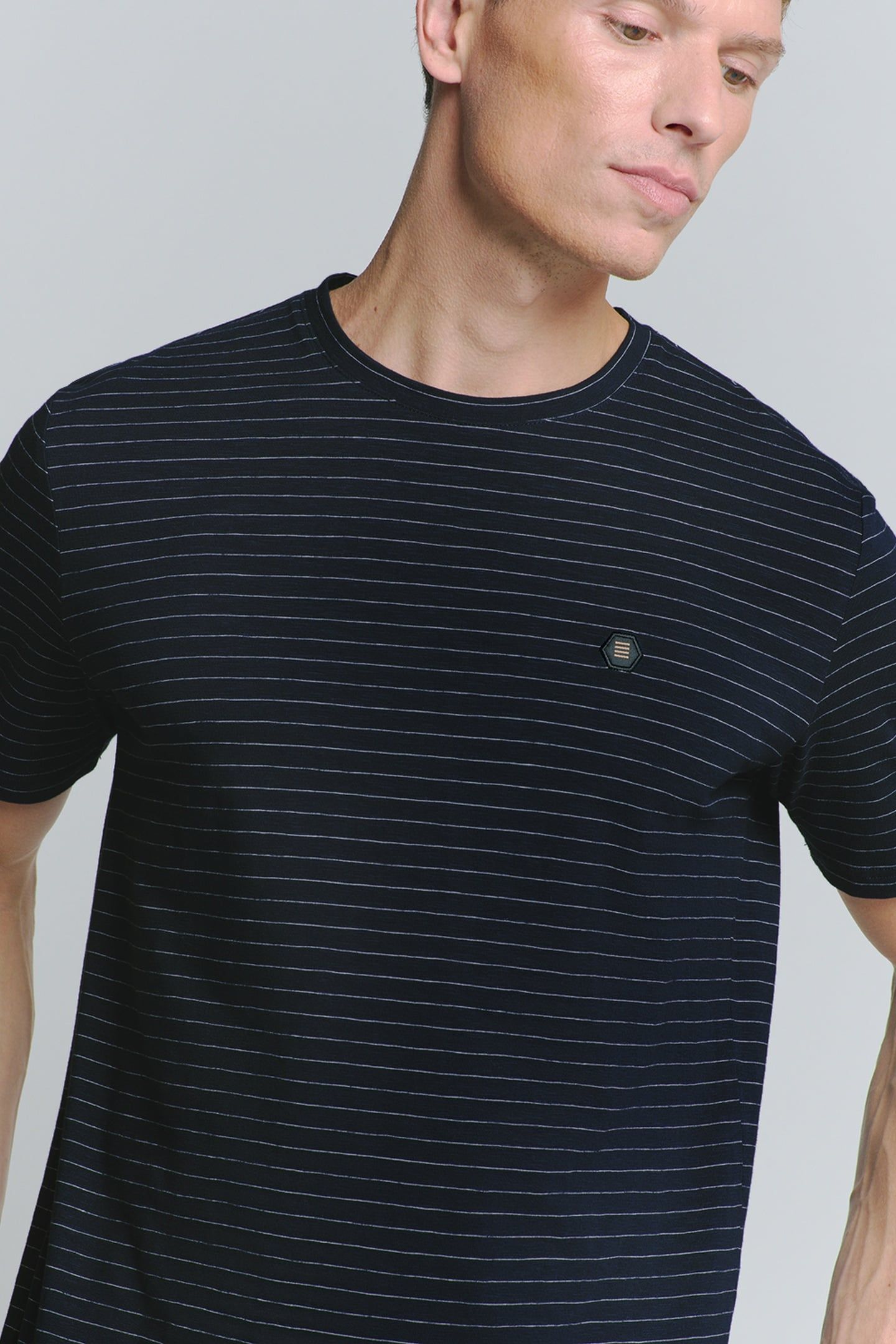 T-SHIRT CREWNECK SMALL PIN STRIPE DEEP BLUE 3
