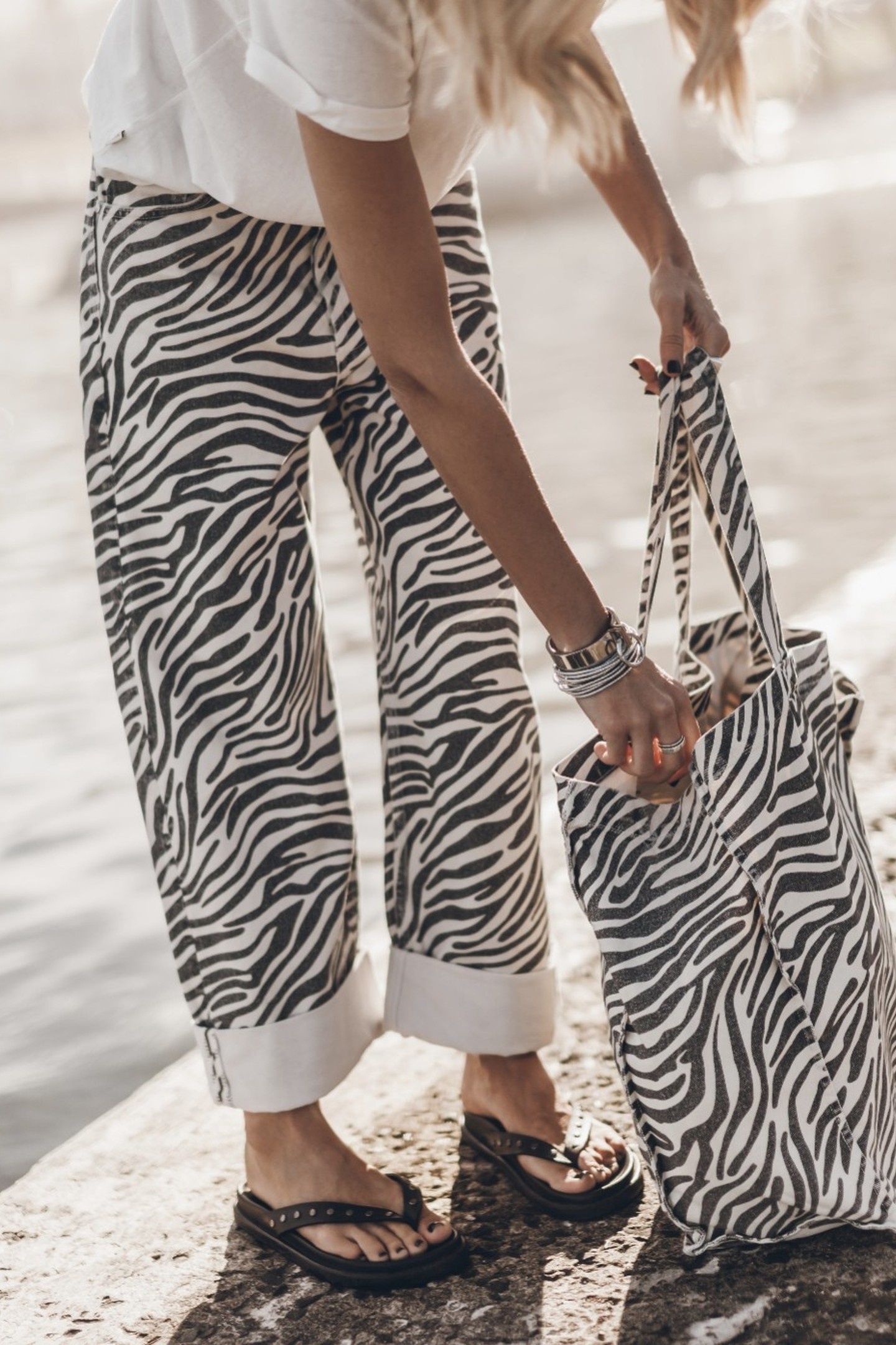 THE ZEBRA BAGGY JEANS WHITE 2