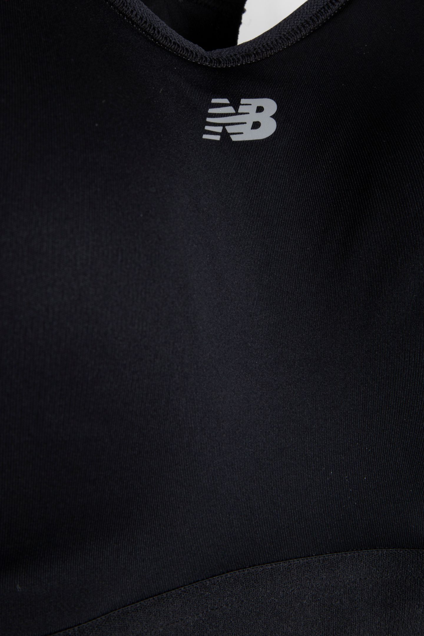 NB ESSENTIAL RUN BRA BLACK 4