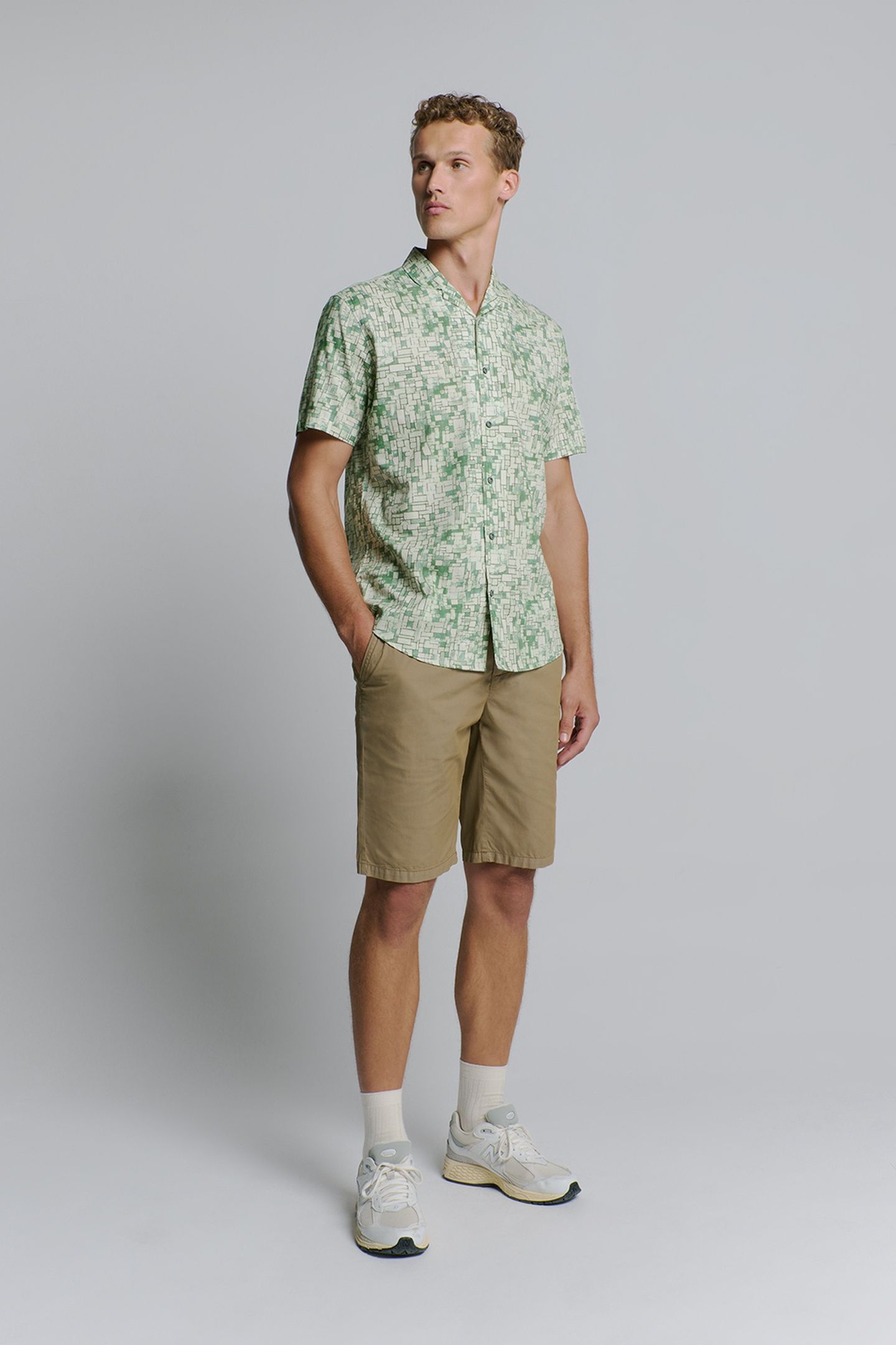 SHIRT SHORT SLEEVE REVERS COLLAR ALLOVER PRINTED GREEN 2