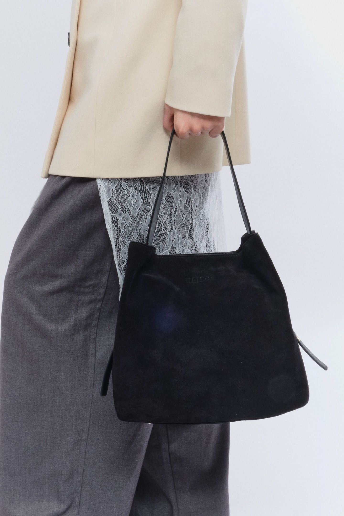 CHIARA SUEDE BLACK W. GOLD 4