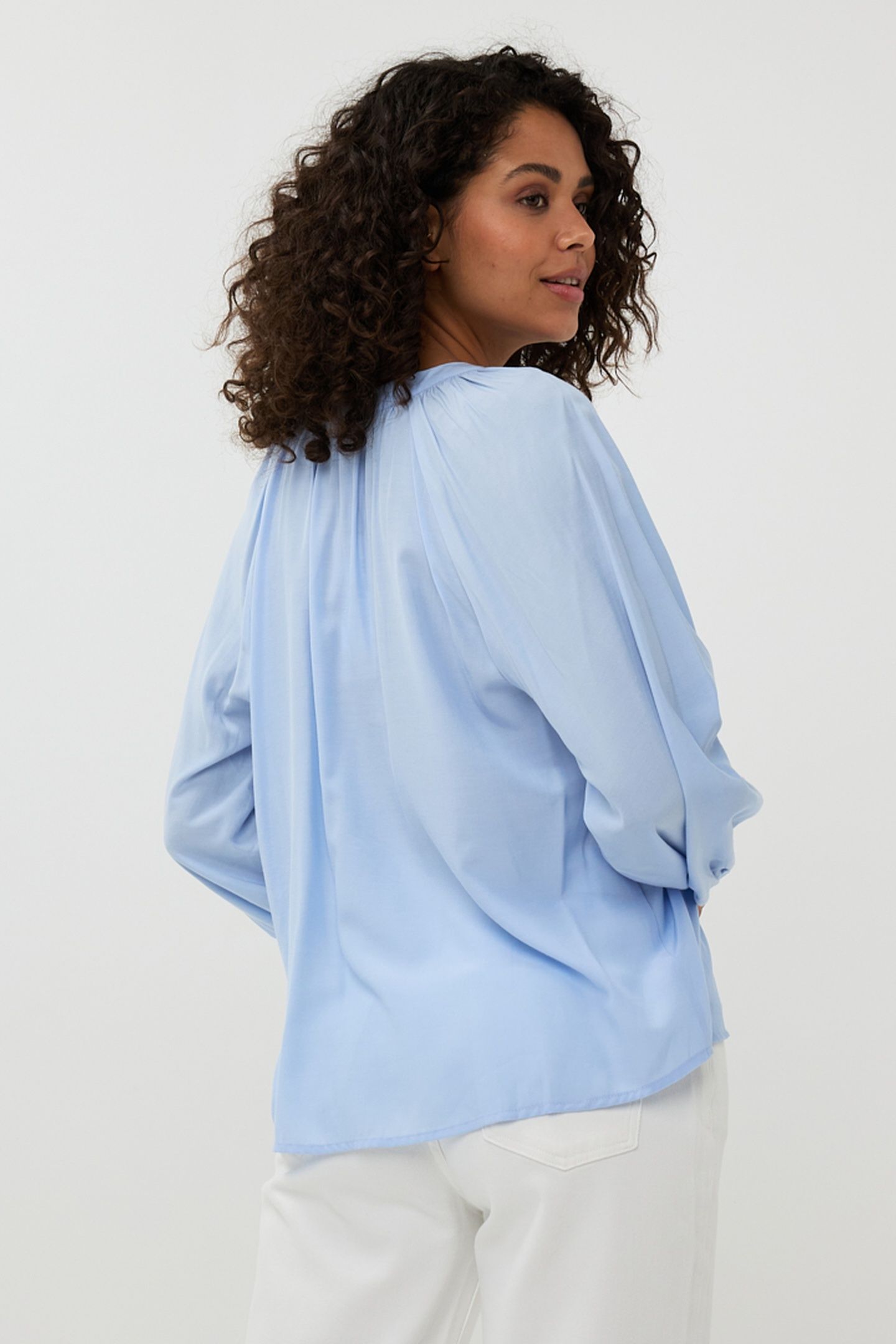 BLOUSE R-NECK RAGLAN SKY BLUE 5