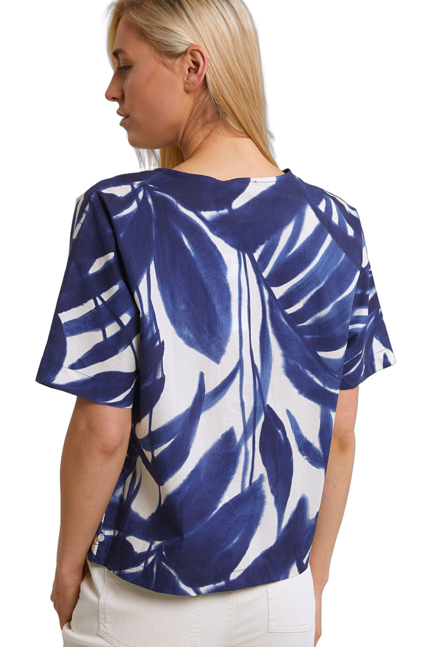 BLUE/WHITE FANTASY V-NECK BLOUSE 3