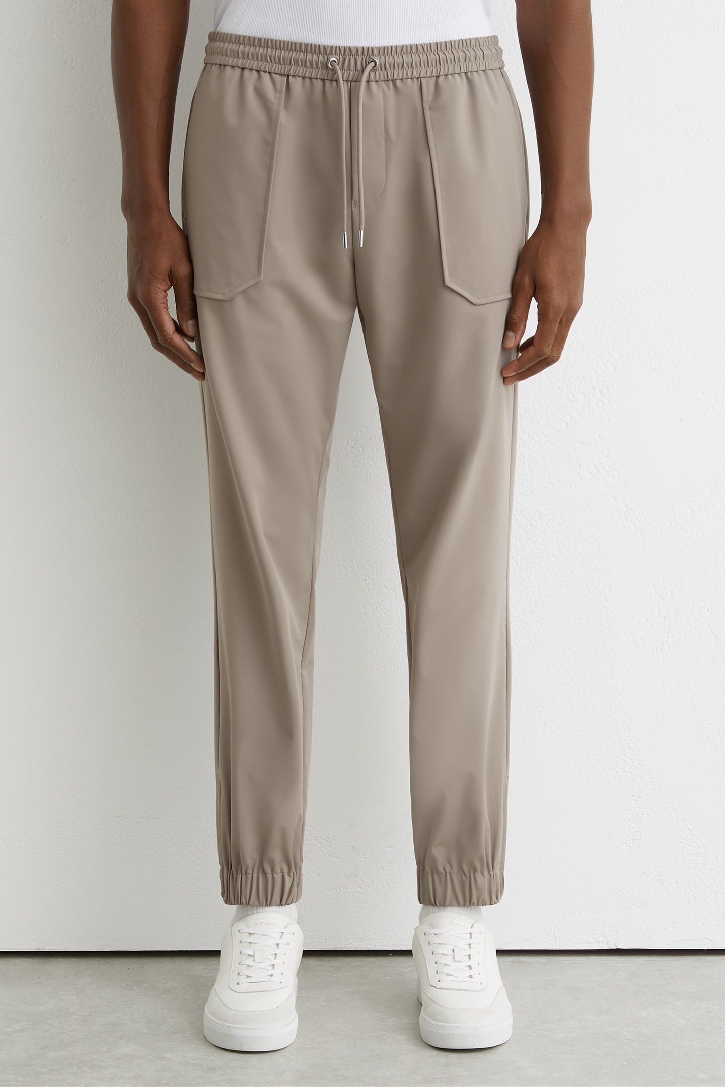 TECHNICAL CUFFED TROUSER TAUPE BROWN 1
