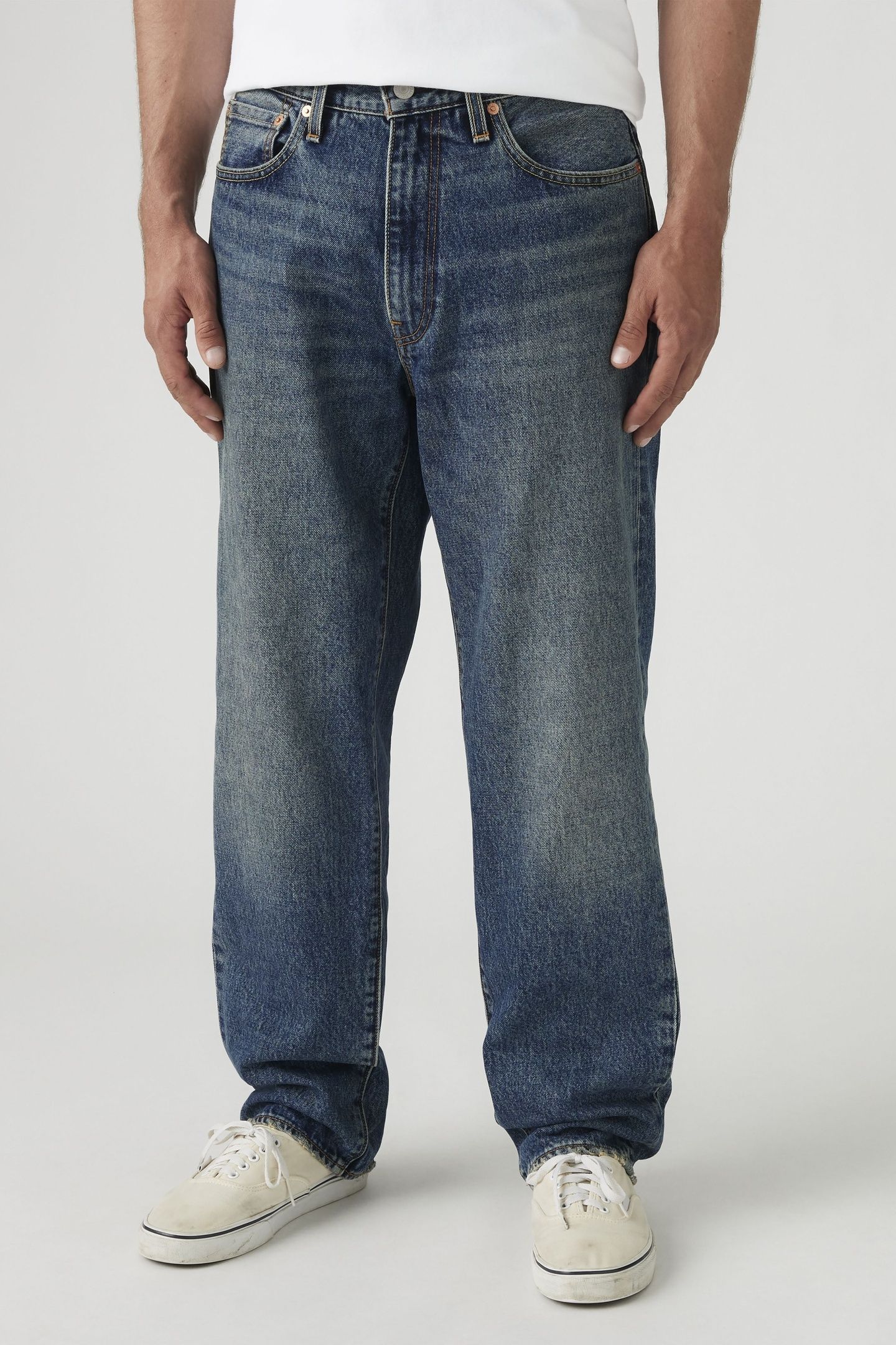 568™ LOOSE STRAIGHT JEANS 2