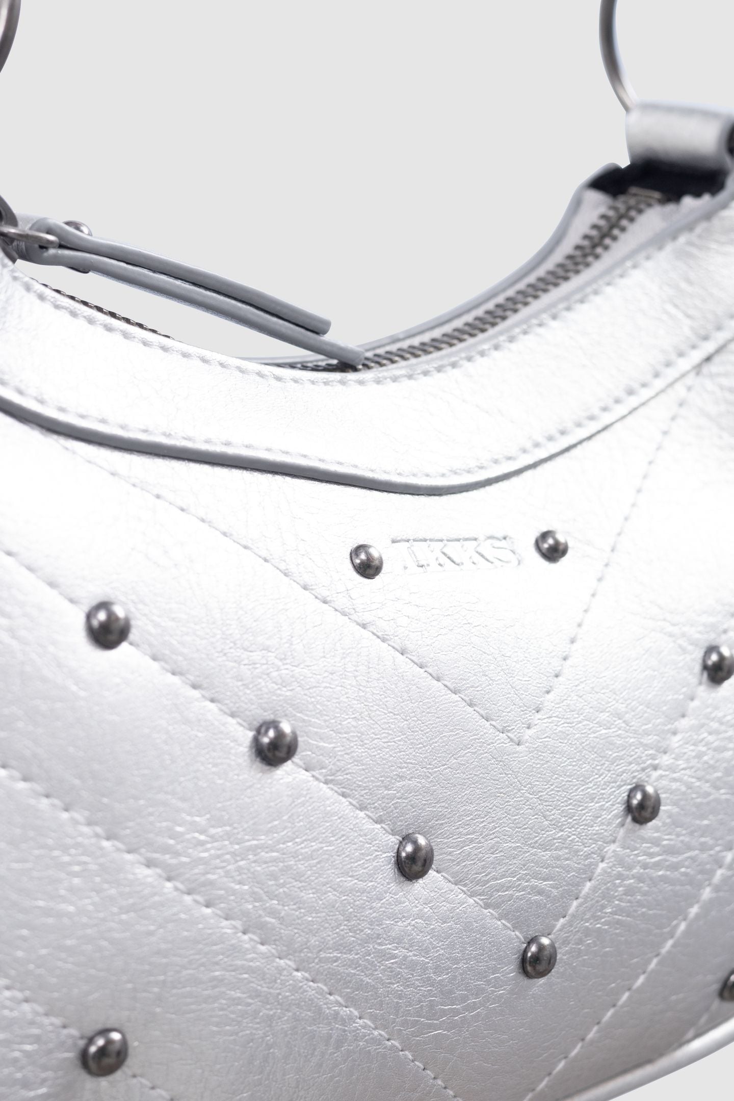 SILVER HANDBAG WITH STUDS 5