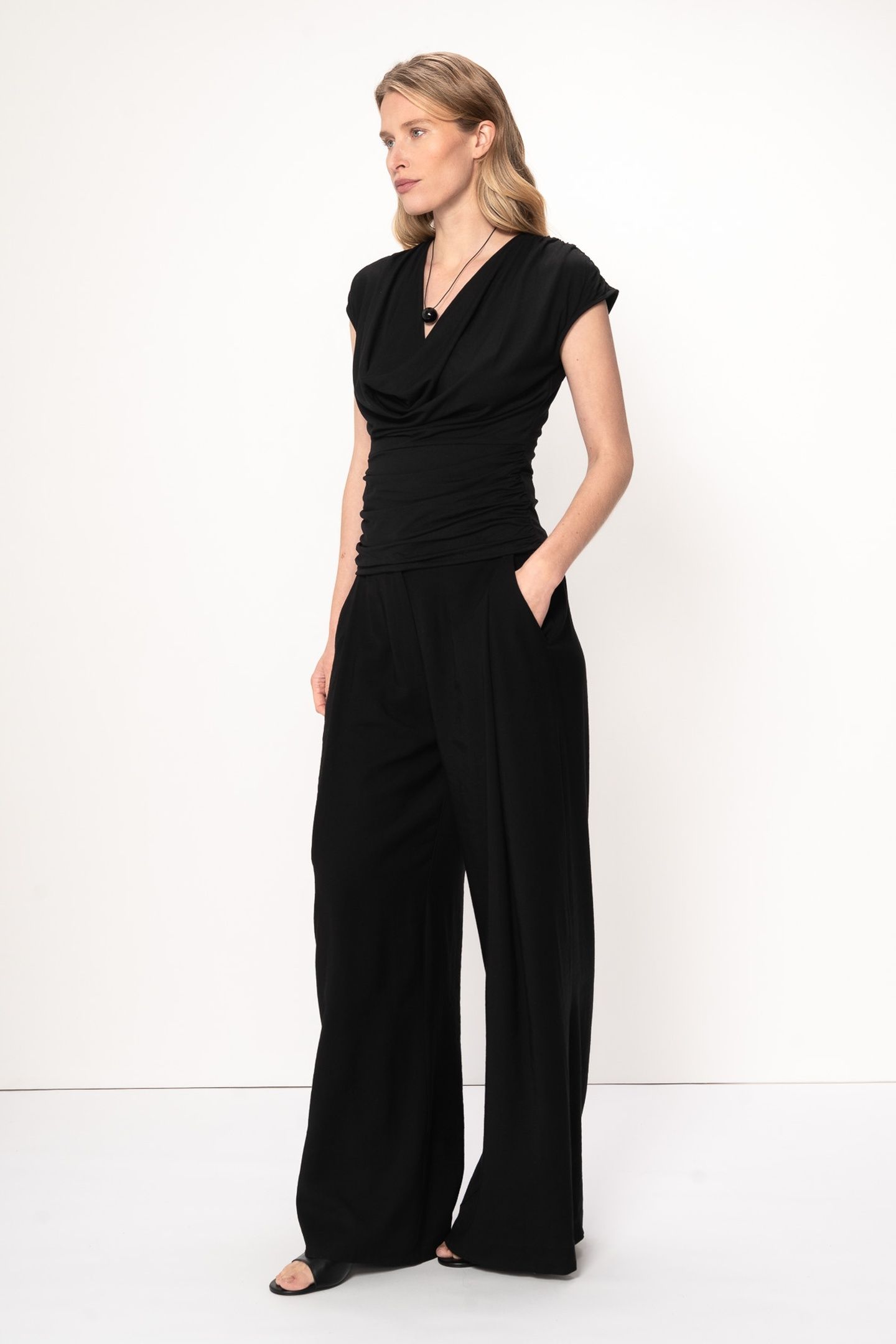 WILLOW TOP BLACK 2