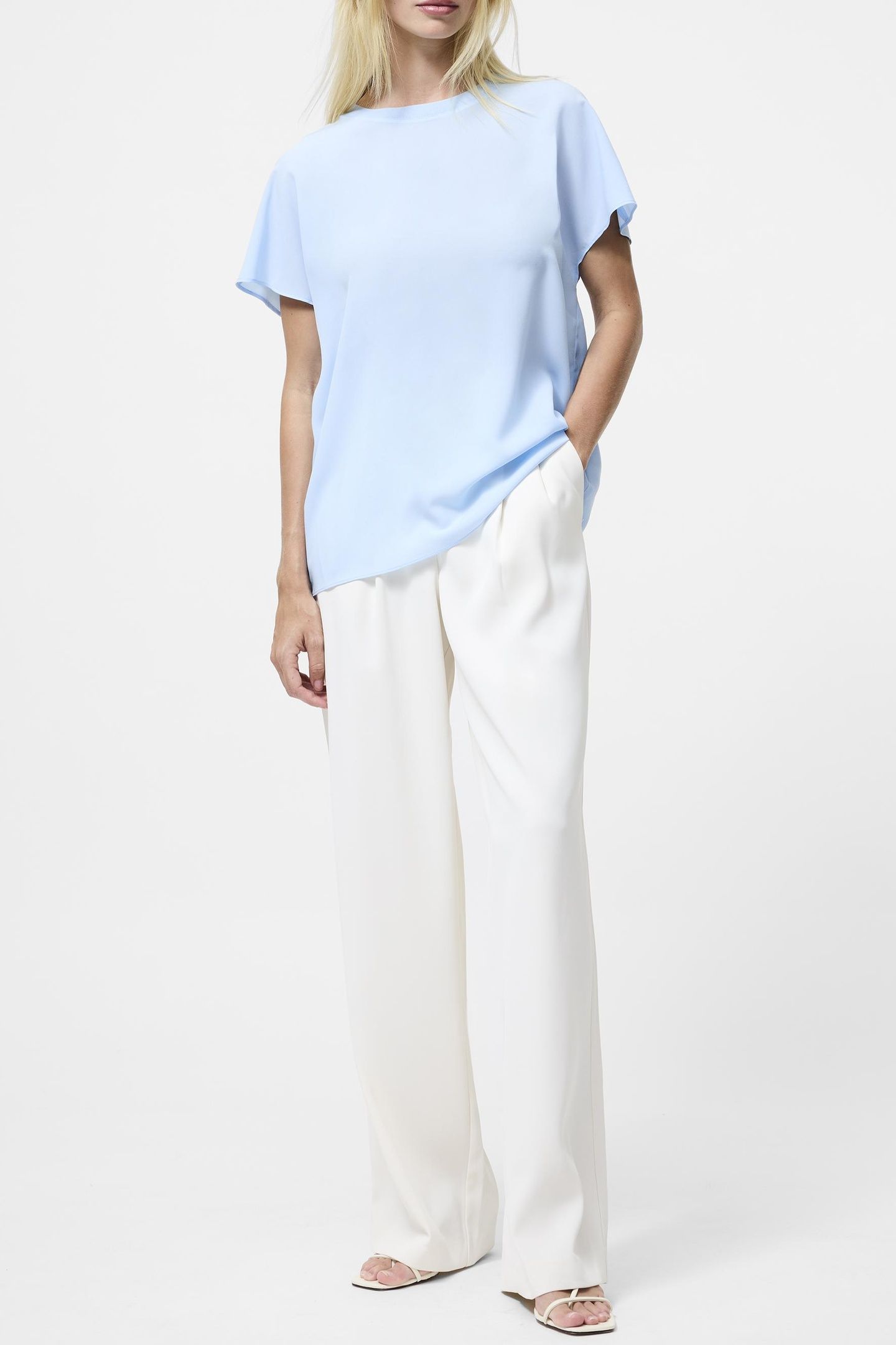 CREPE LIGHT CREW NECK TOP ARCTIC BLUE 2
