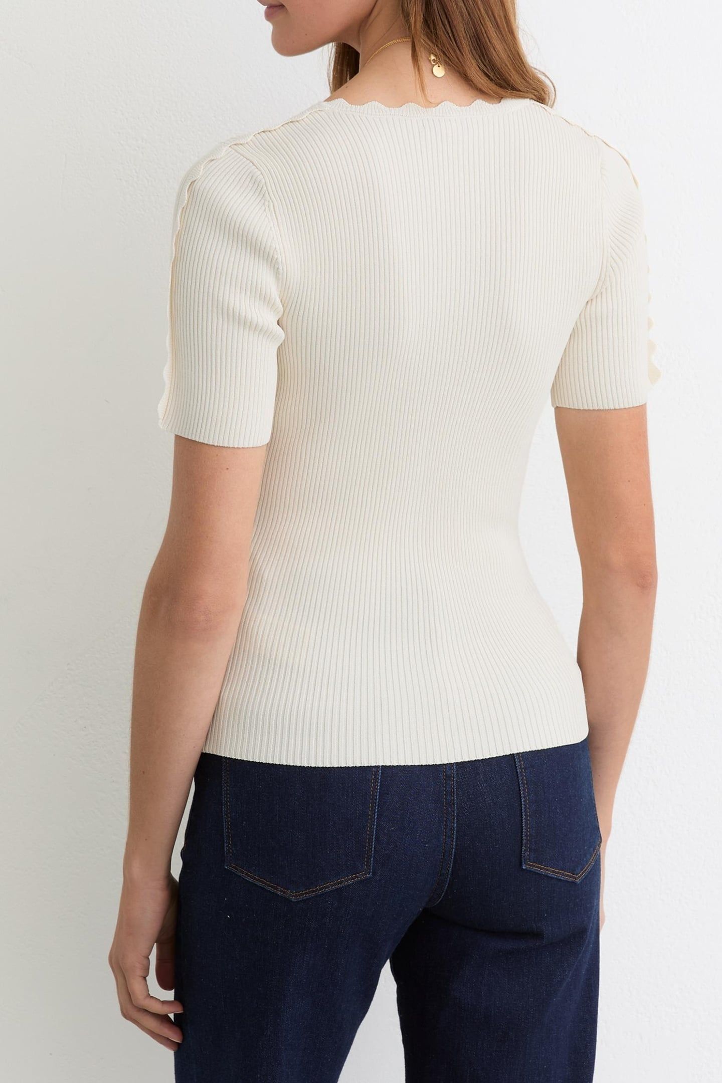 SCALLOP EDGE TOP IVORY 3