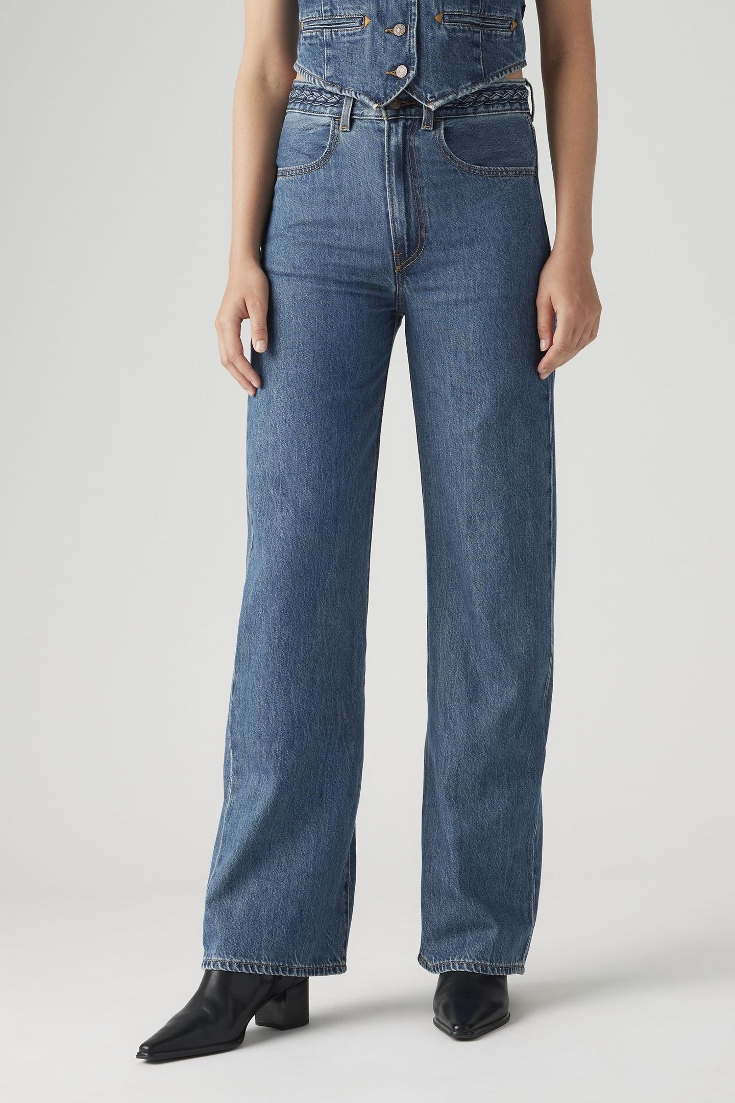 RIBCAGE WIDE LEG BRAIDED LIGHTWEIGHT JEANS 1