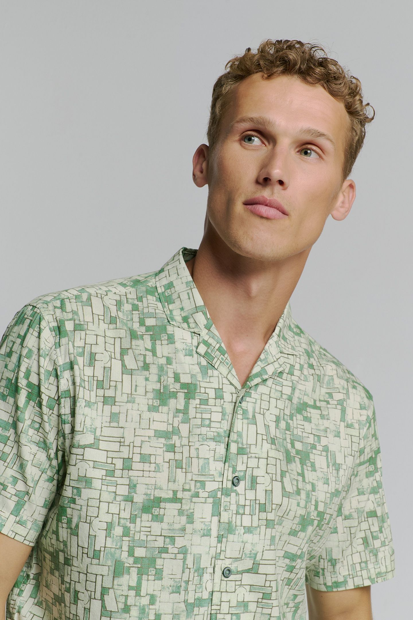 SHIRT SHORT SLEEVE REVERS COLLAR ALLOVER PRINTED GREEN 6