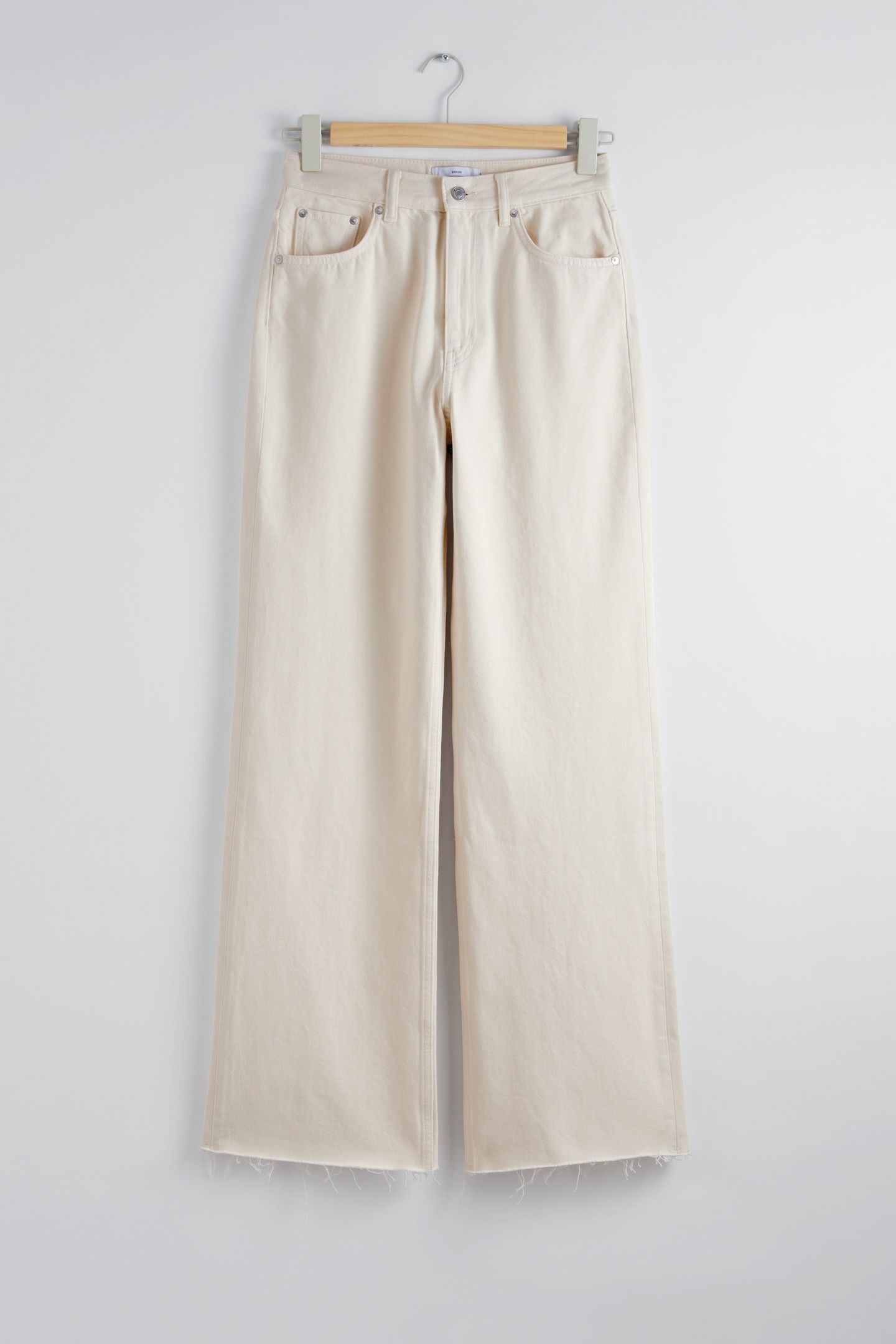 STRAIGHT CUT WHITE 3