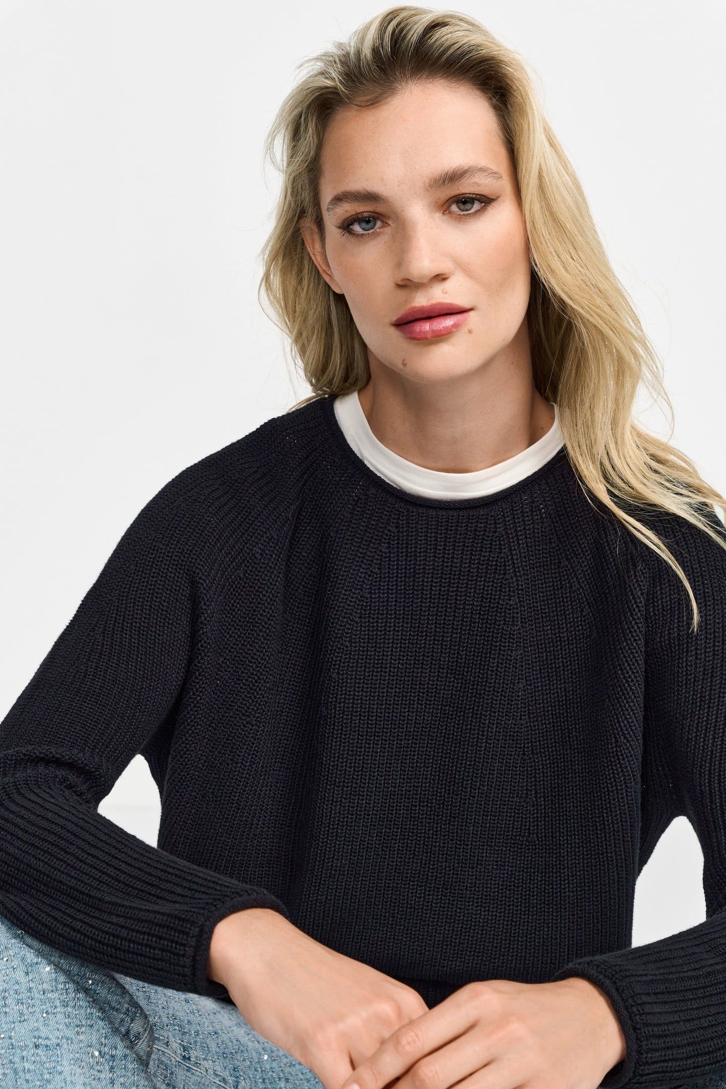 SEAMLESS CREW-NECK HALF CARDIGAN BLACK 4