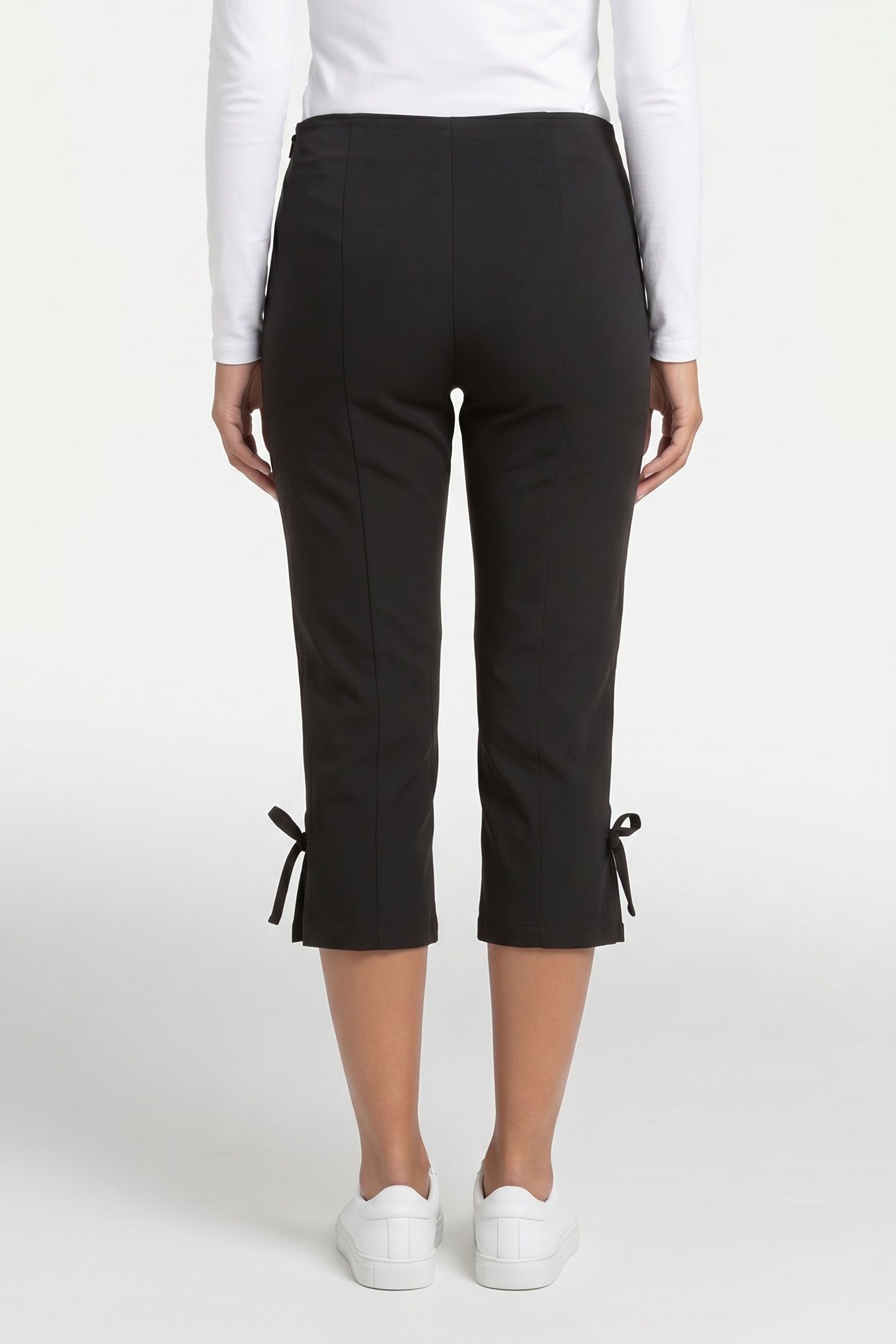 DORYA CAPRI PANTS BLACK 2
