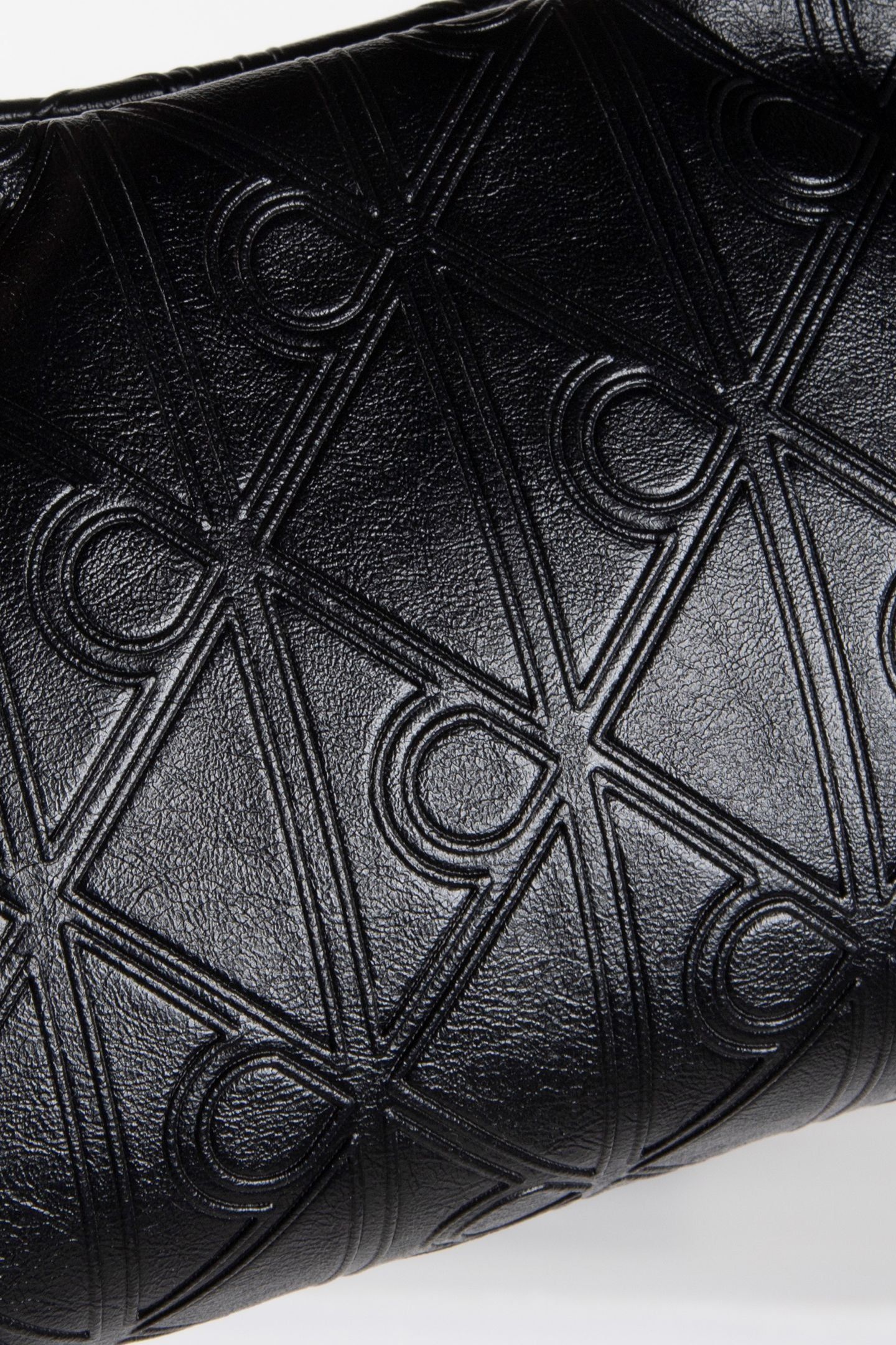 EMBLEM AOP PUFFER BAG BLACK 5