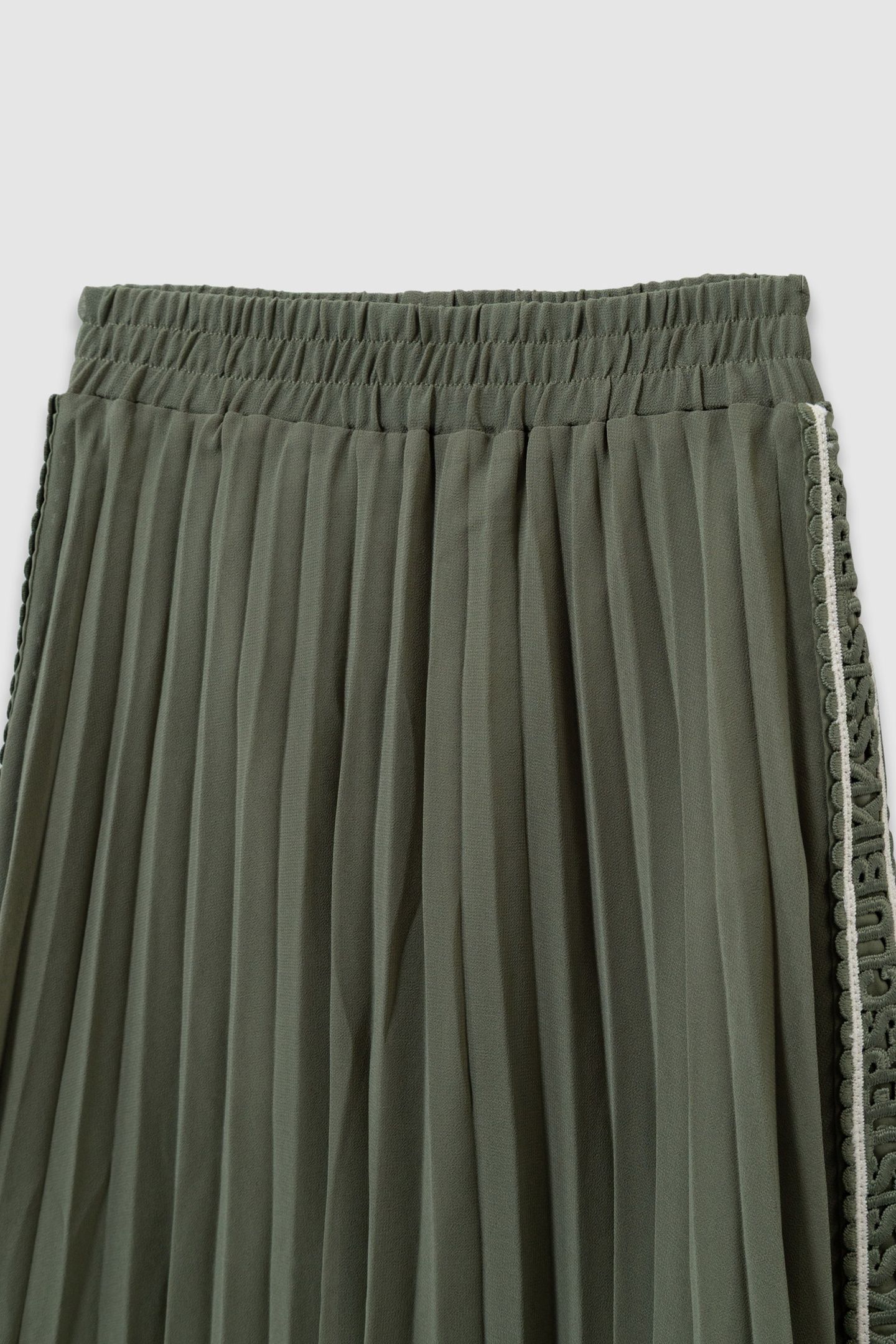 LONG KHAKI PLEATED SKIRT WITH SIDE EMBROIDERY 3
