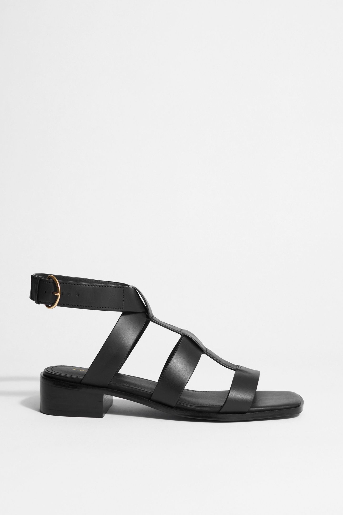 ISSY SUMMER FLAT BLACK 1